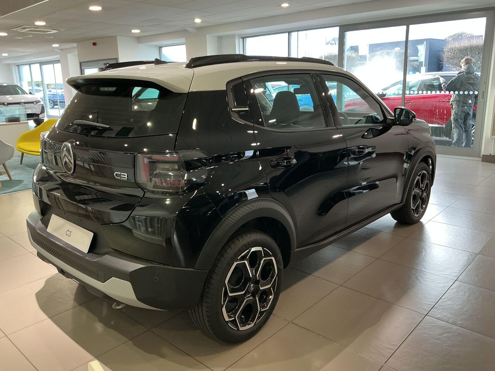 Citroen C3 1.2 Turbo PLUS Euro 6 (s/s) 5dr null Image 3