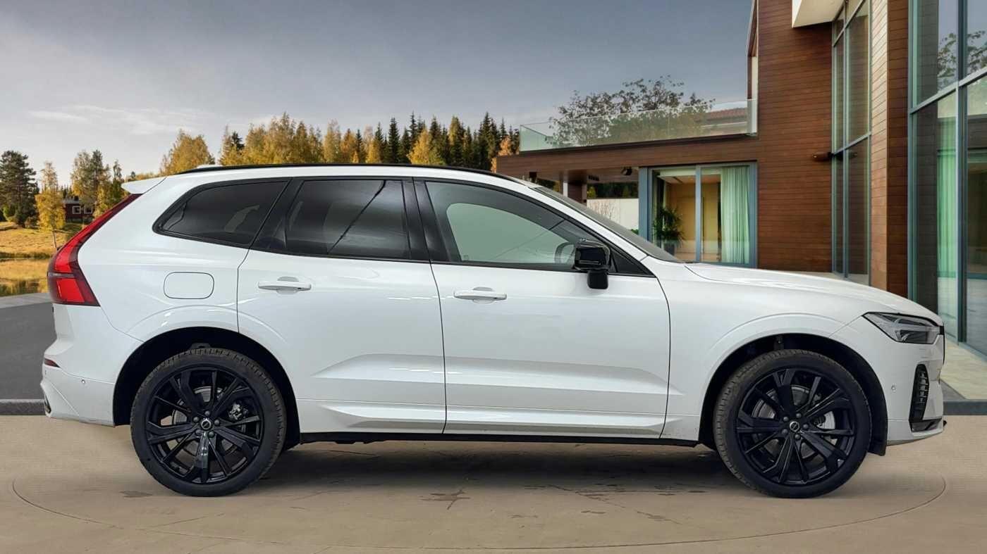 Volvo XC60 2.0 B5 MHEV Ultra Black Edition Auto AWD Euro 6 (s/s) 5dr OE25XOZ Image 2