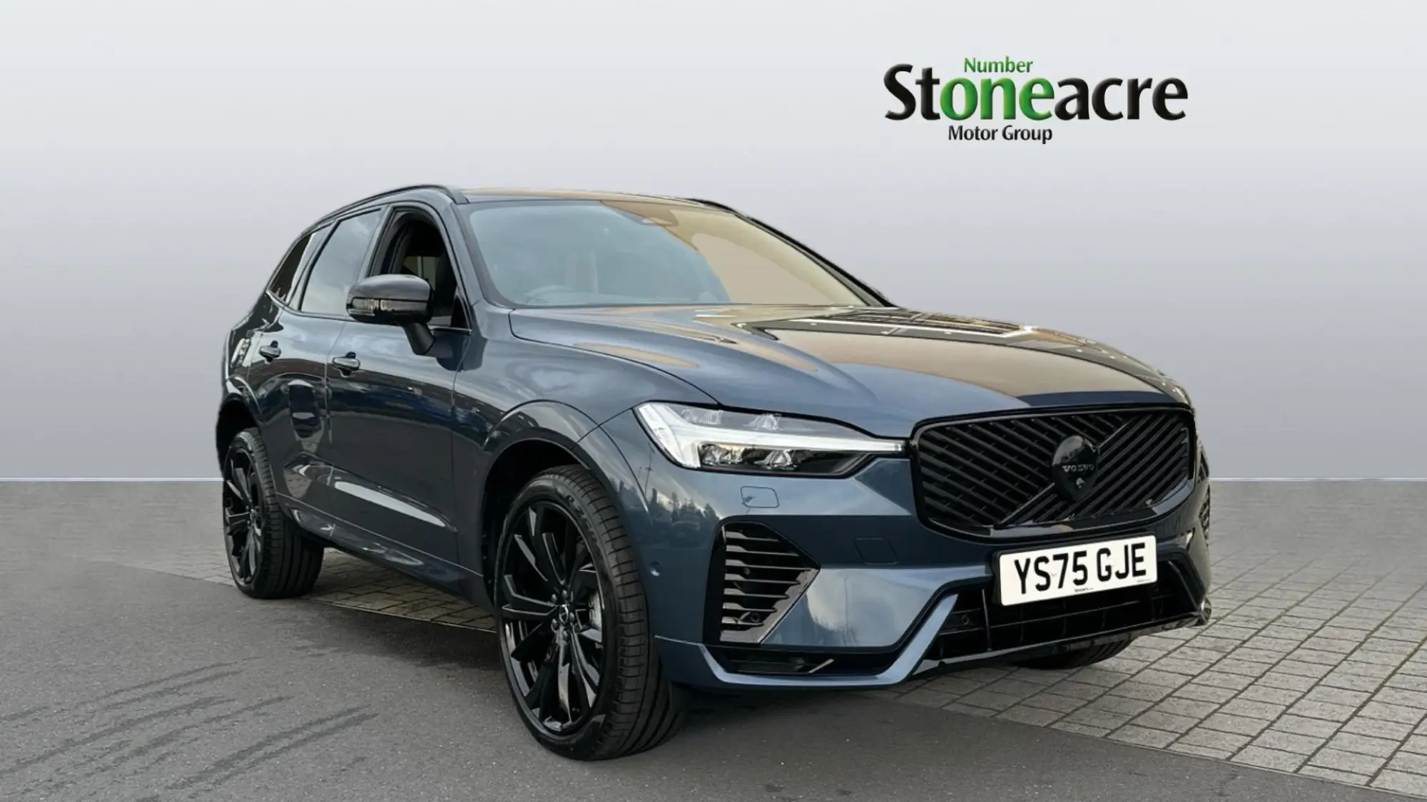 Volvo XC60 2.0 T8 18.8kWh Ultra Black Edition Auto AWD Euro 6 (s/s) 5dr YS75GJE Image 1