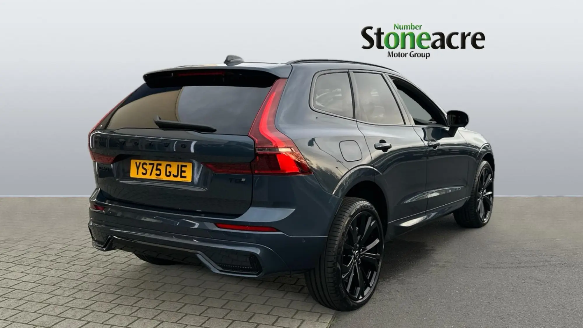 Volvo XC60 2.0 T8 18.8kWh Ultra Black Edition Auto AWD Euro 6 (s/s) 5dr YS75GJE Image 2