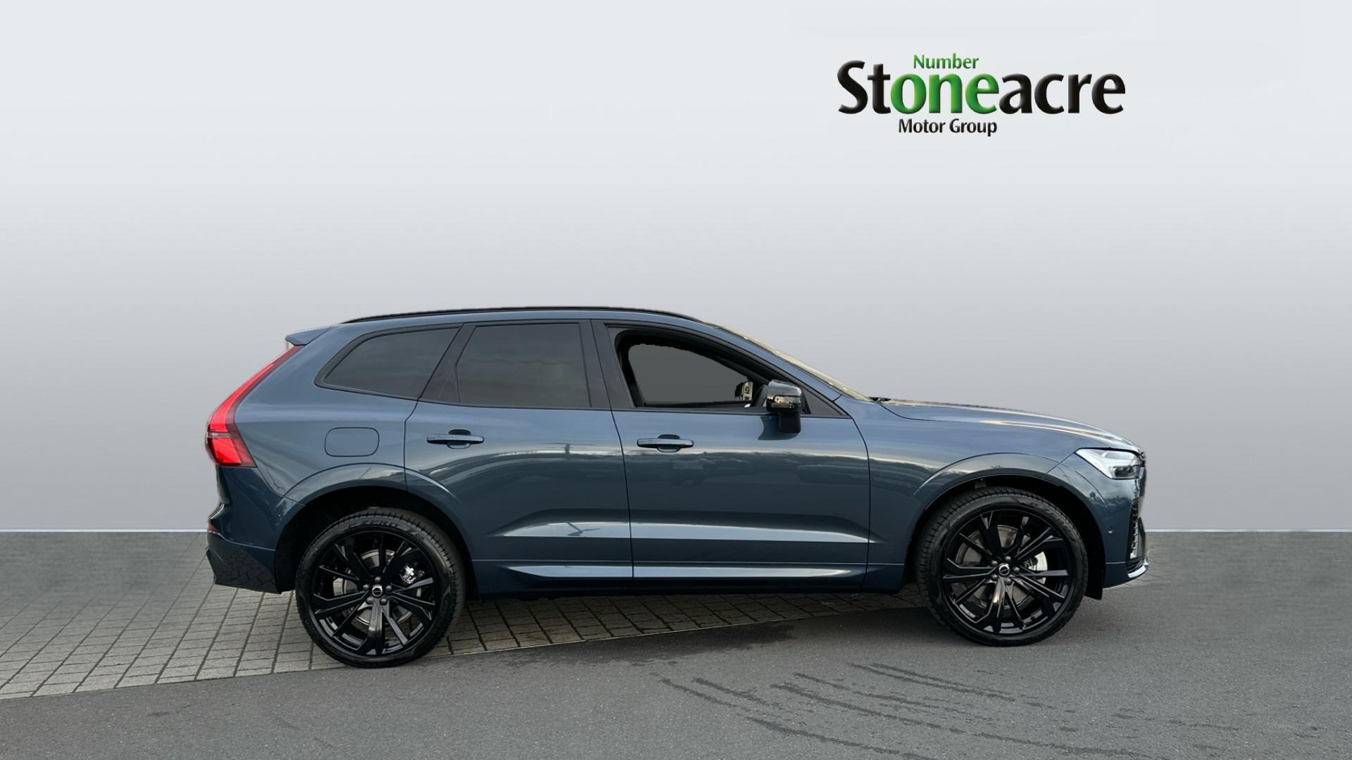 Volvo XC60 2.0 T8 18.8kWh Ultra Black Edition Auto AWD Euro 6 (s/s) 5dr YS75GJE Image 3