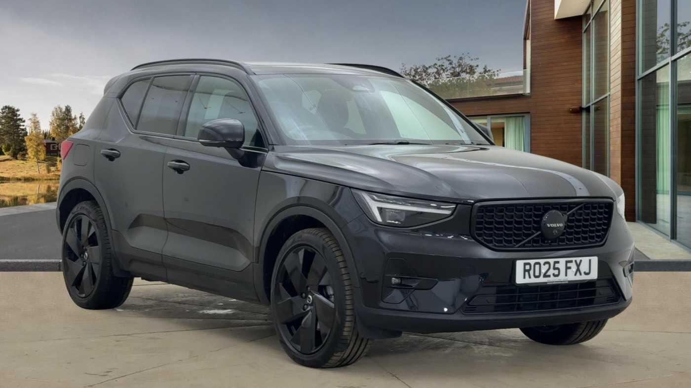 Volvo XC40 2.0 B4 MHEV Ultra Black Edition DCT Auto Euro 6 (s/s) 5dr RO25FXJ Image 1
