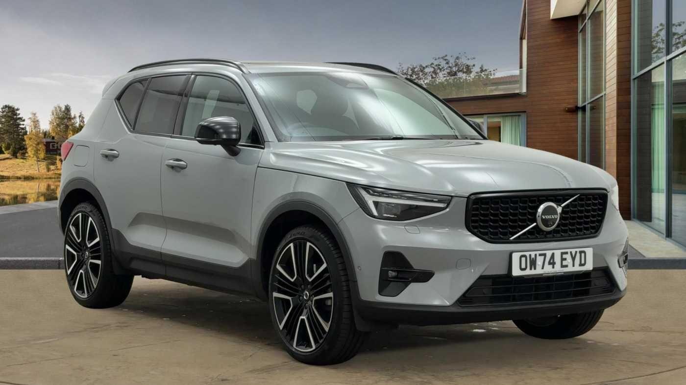 Volvo XC40 2.0 B3 MHEV Ultra Dark DCT Auto Euro 6 (s/s) 5dr OW74EYD Image 1