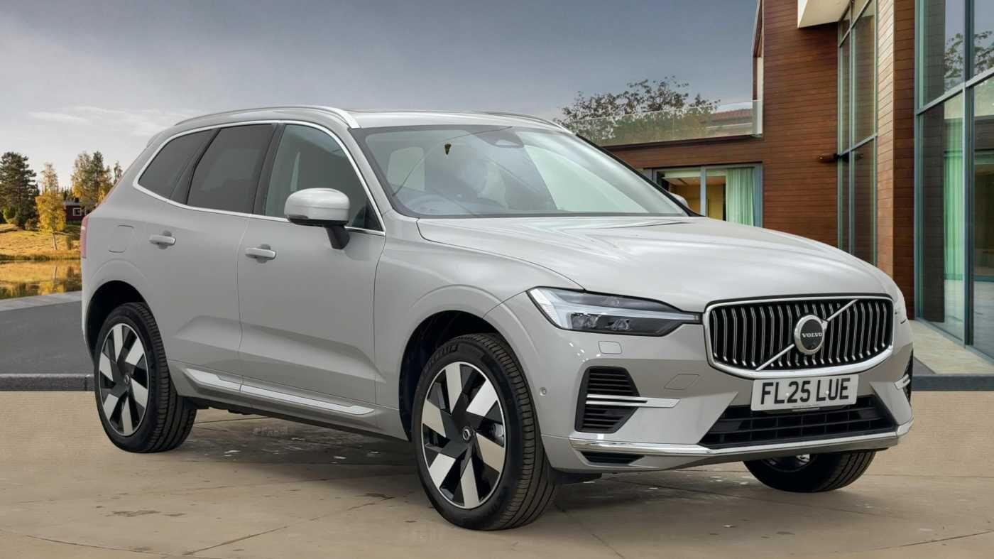 Volvo XC60 2.0h T8 18.8kWh Ultra Bright Auto AWD Euro 6 (s/s) 5dr FL25LUE Image 1