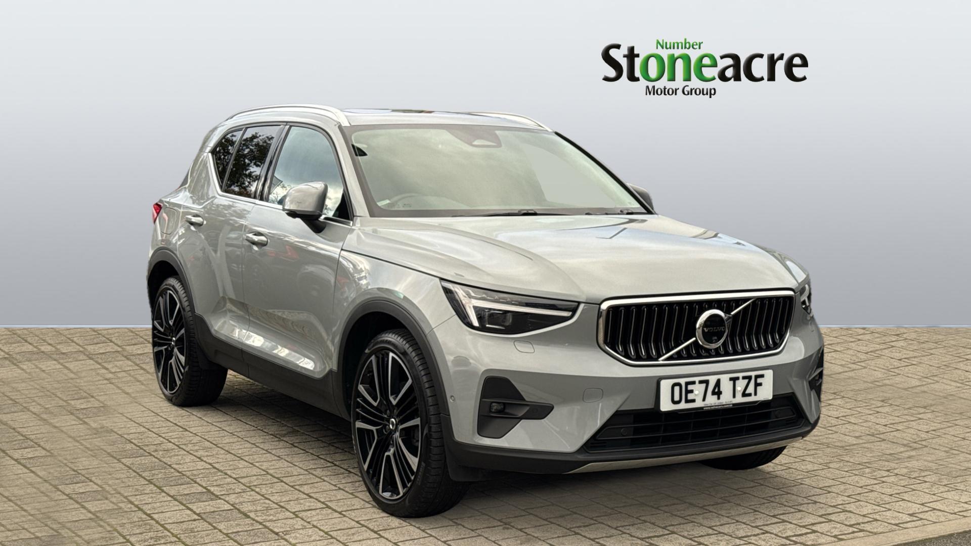 Volvo XC40 2.0 B3 MHEV Ultra Bright DCT Auto Euro 6 (s/s) 5dr OE74TZF Image 1