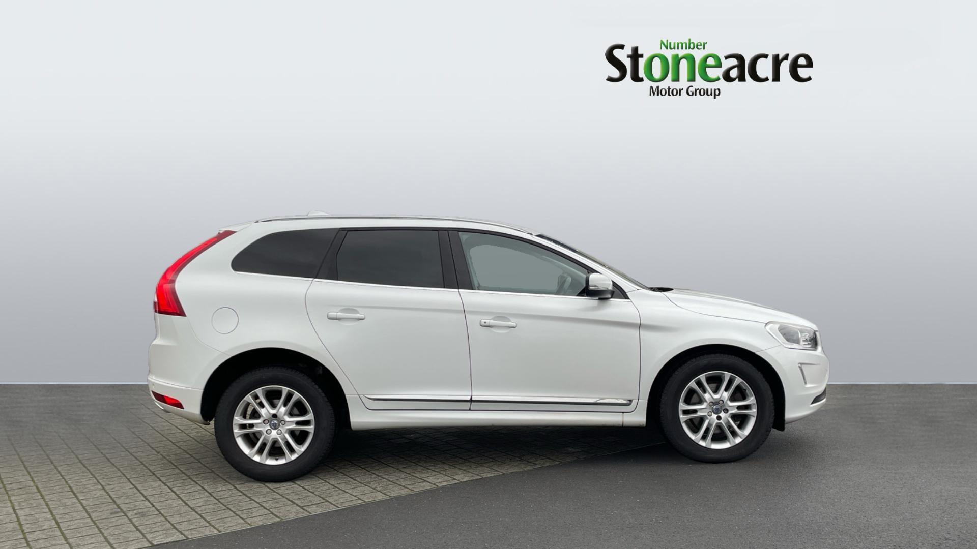 Volvo XC60 2.4 D5 SE Lux Nav Auto AWD Euro 6 (s/s) 5dr VX65WBZ Image 3