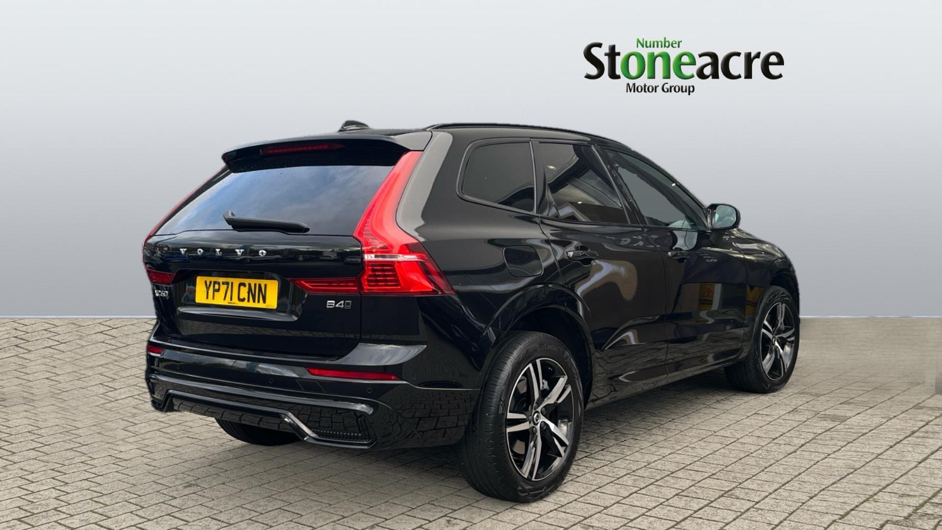 Volvo XC60 2.0 B4 MHEV R-Design Auto AWD Euro 6 (s/s) 5dr YP71CNN Image 2