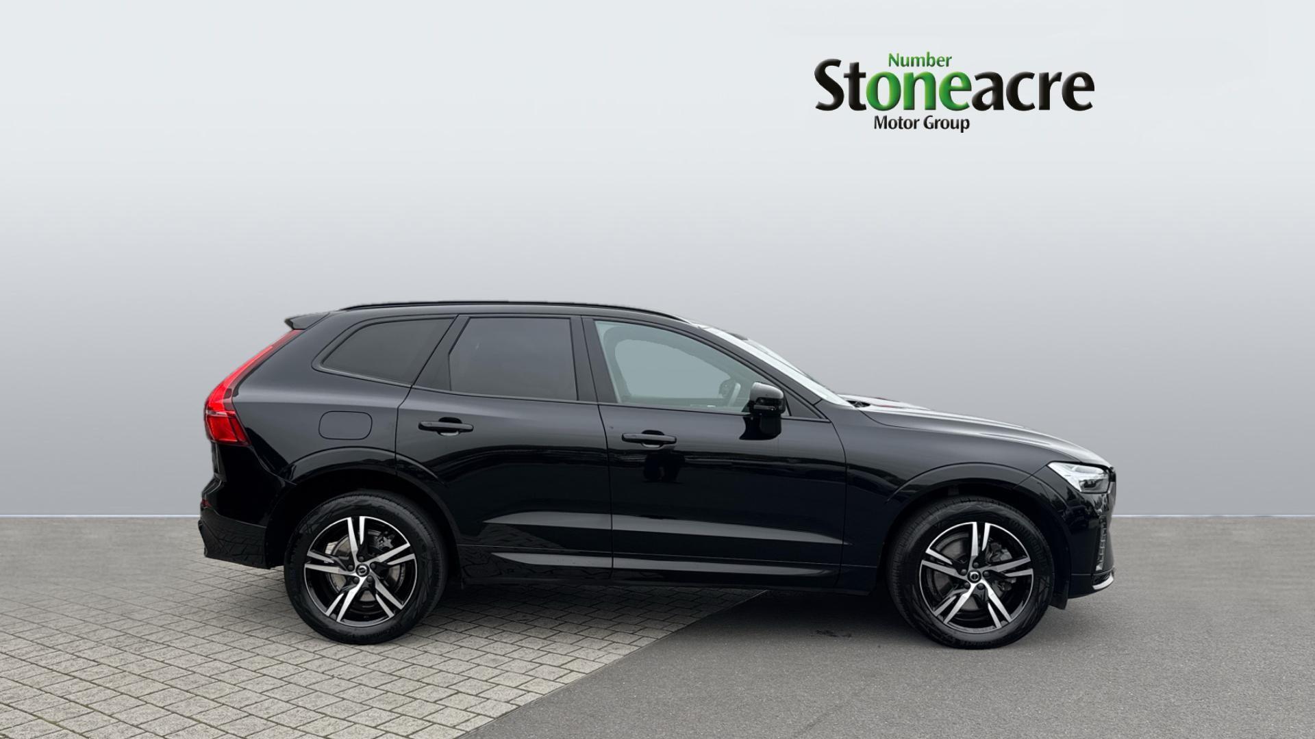 Volvo XC60 2.0 B4 MHEV R-Design Auto AWD Euro 6 (s/s) 5dr YP71CNN Image 3