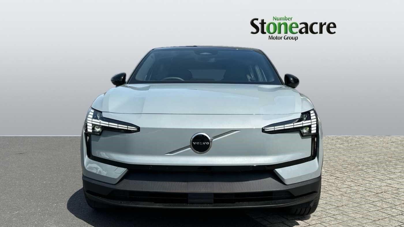 Volvo EX30 Twin Performance 69kWh Plus Auto AWD 5dr YP75REG Image 2