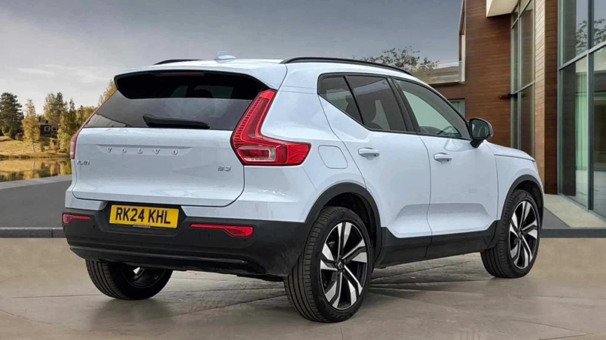 Volvo XC40 Ultimate Dark B3 (163 hp) RK24KHL Image 3