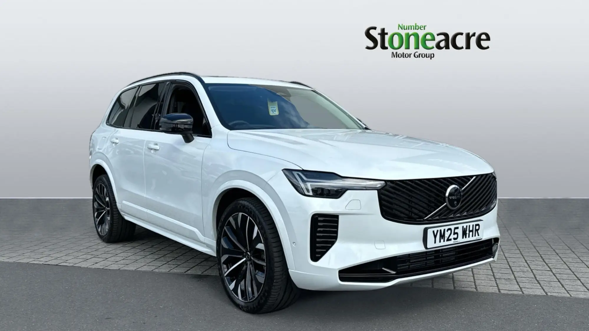 Volvo XC90 2.0 T8 18.8kWh Ultra Dark Auto 4WD Euro 6 (s/s) 5dr YM25WHR Image 1