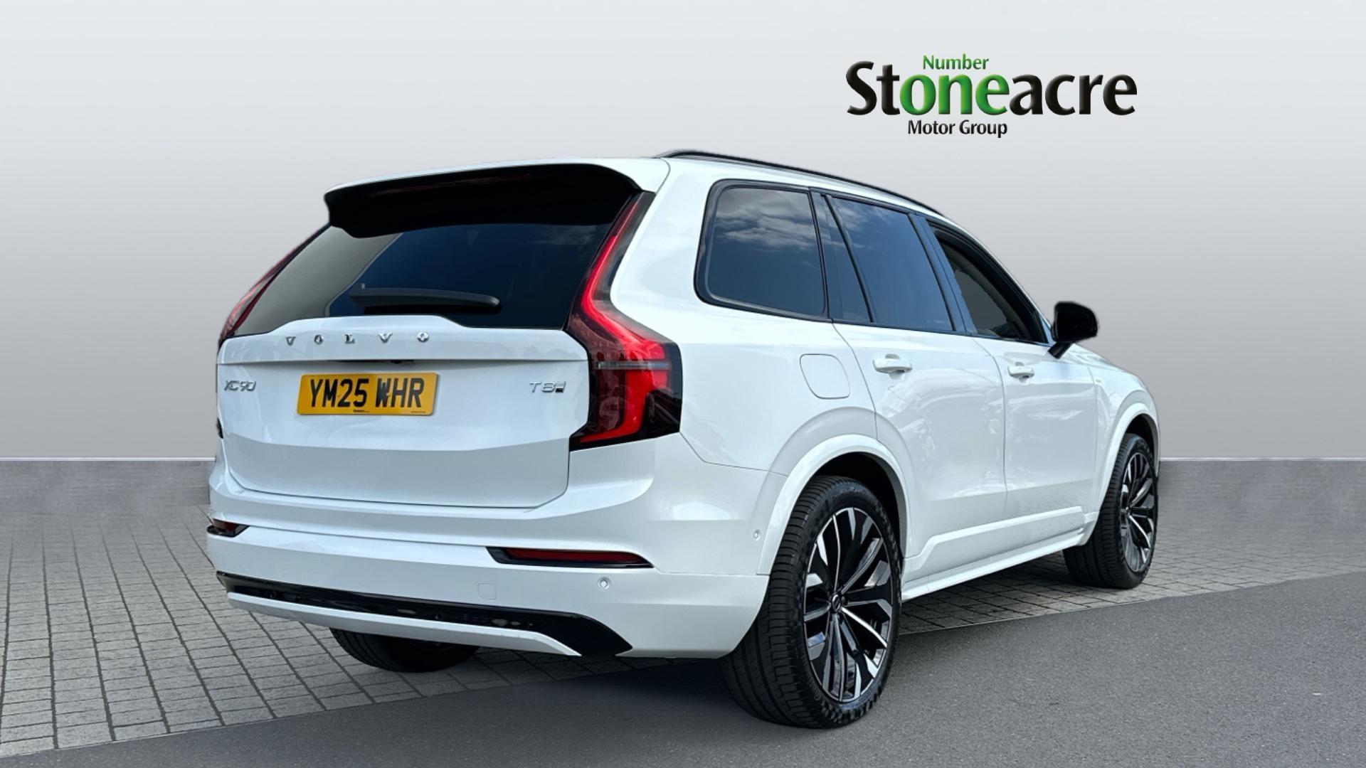 Volvo XC90 2.0 T8 18.8kWh Ultra Dark Auto 4WD Euro 6 (s/s) 5dr YM25WHR Image 2