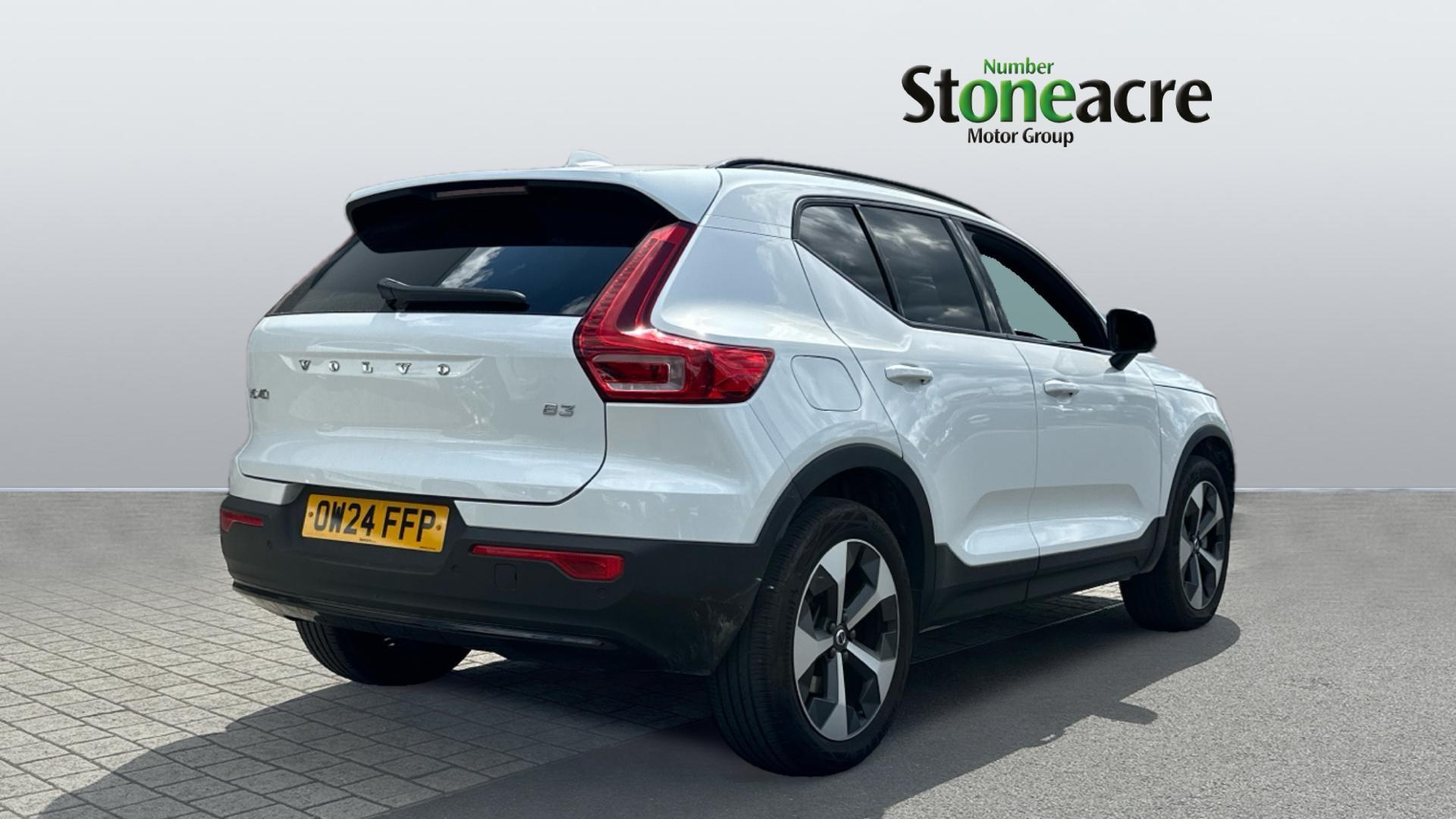 Volvo XC40 2.0 B3P Plus Dark 5dr Auto OW24FFP Image 2