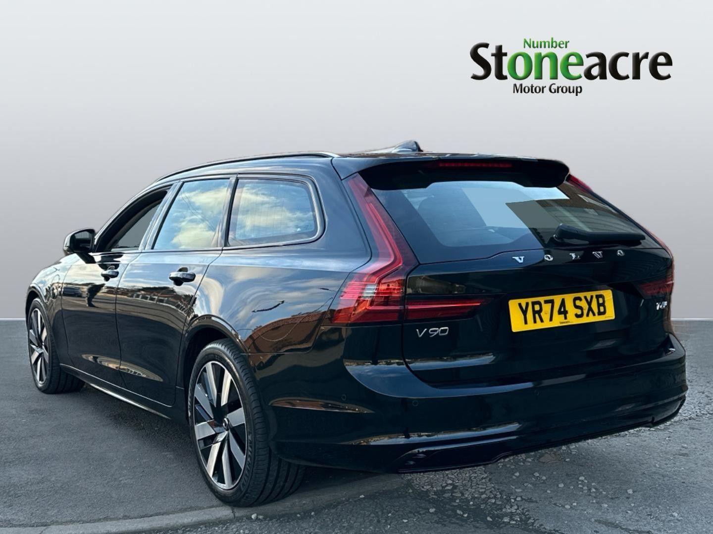 Volvo V90 Plug-In Hybrid 2.0h T6 Recharge 18.8kWh R-Design Auto AWD Euro 6 (s/s) 5dr YR74SXB Image 2