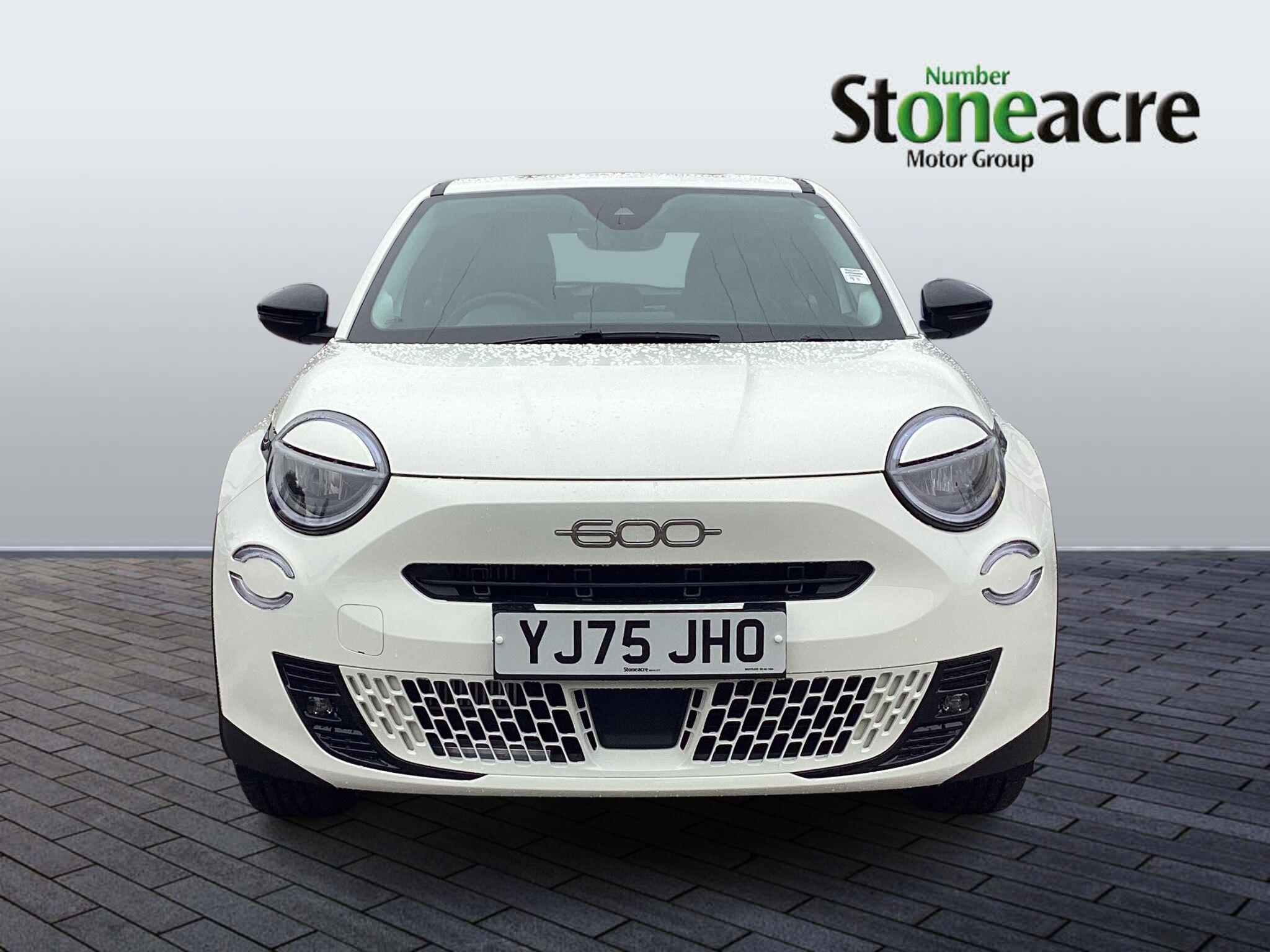 Fiat 600 1.2 MHEV e-DCT Euro 6 (s/s) 5dr YJ75JHO Image 2