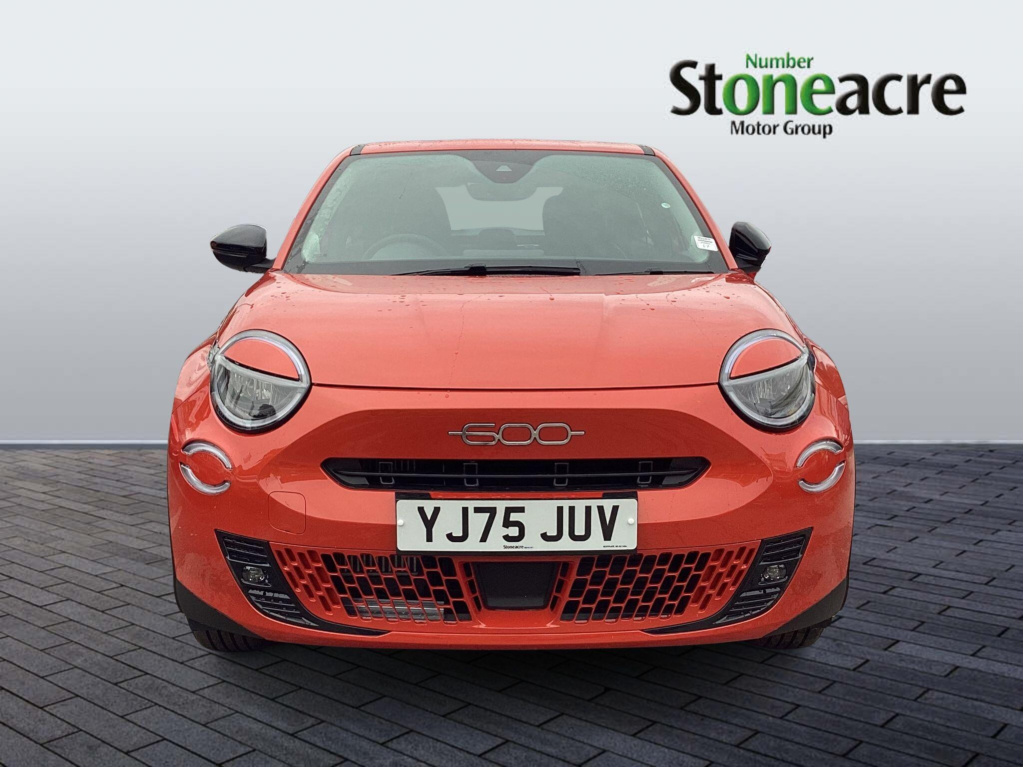 Fiat 600 1.2 MHEV e-DCT Euro 6 (s/s) 5dr YJ75JUV Image 2