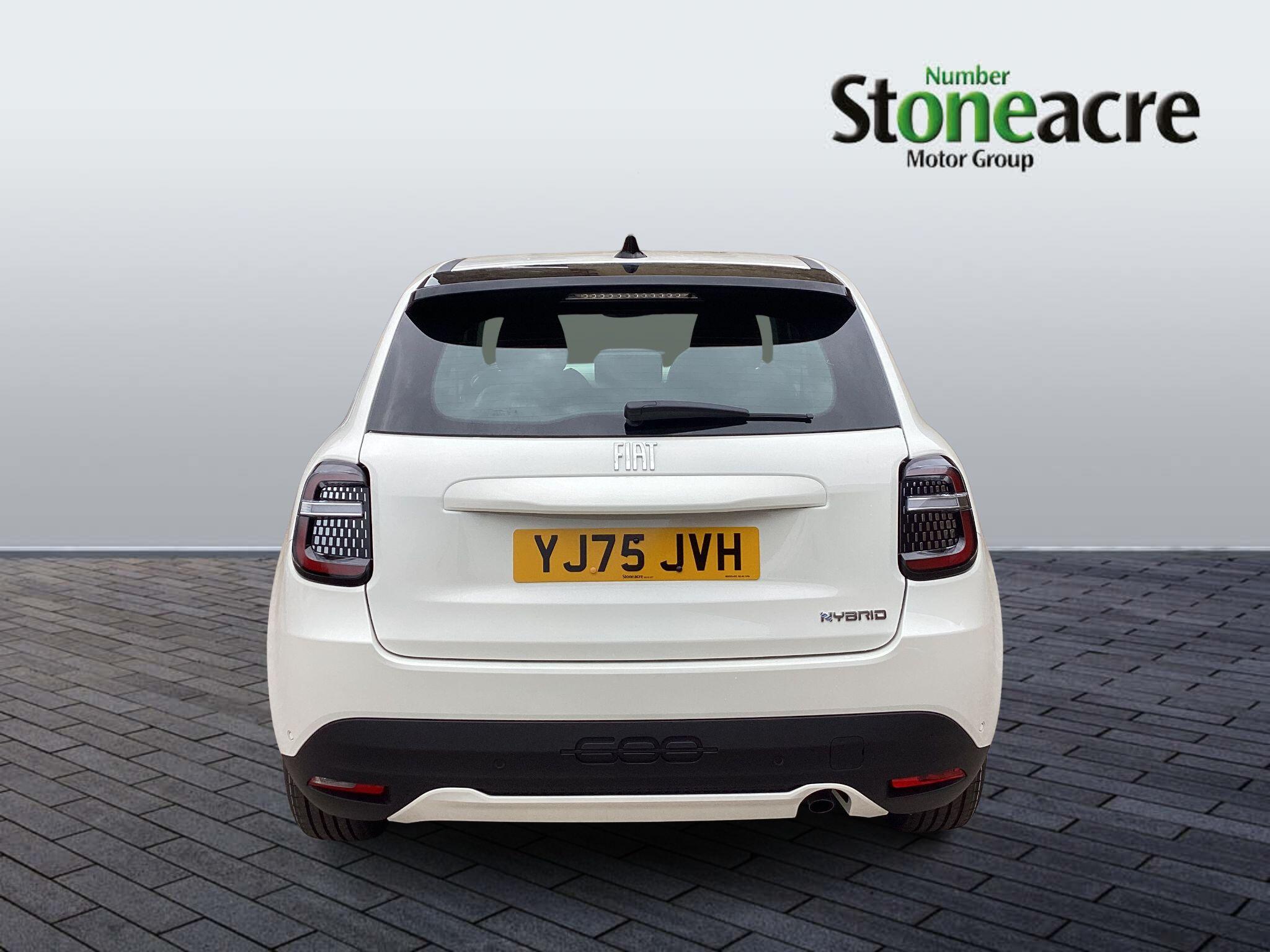 Fiat 600 1.2 MHEV e-DCT Euro 6 (s/s) 5dr YJ75JVH Image 3