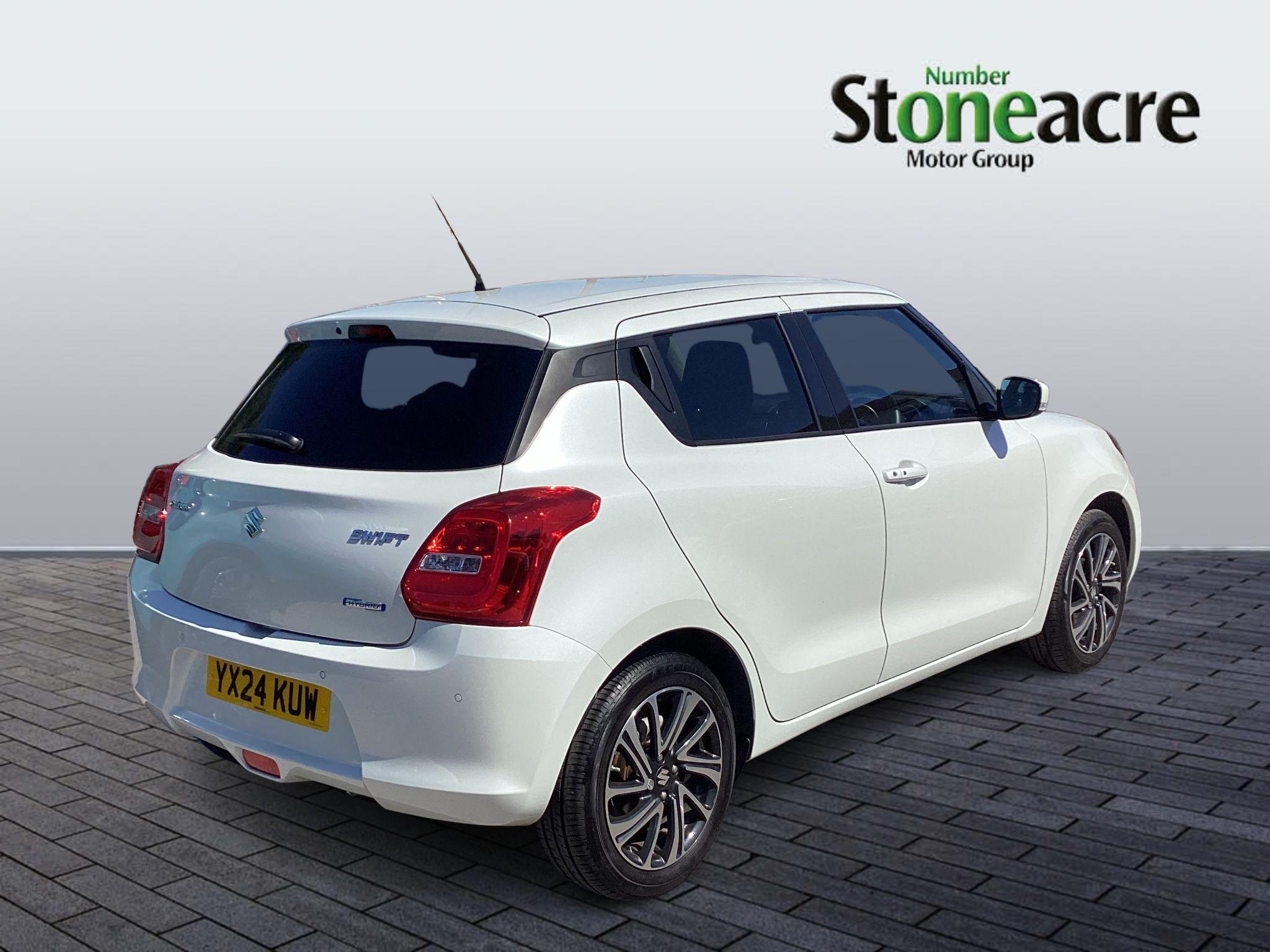 Suzuki Swift 1.2 Dualjet 83 12V Hybrid SZ5 5dr Auto YX24KUW Image 3