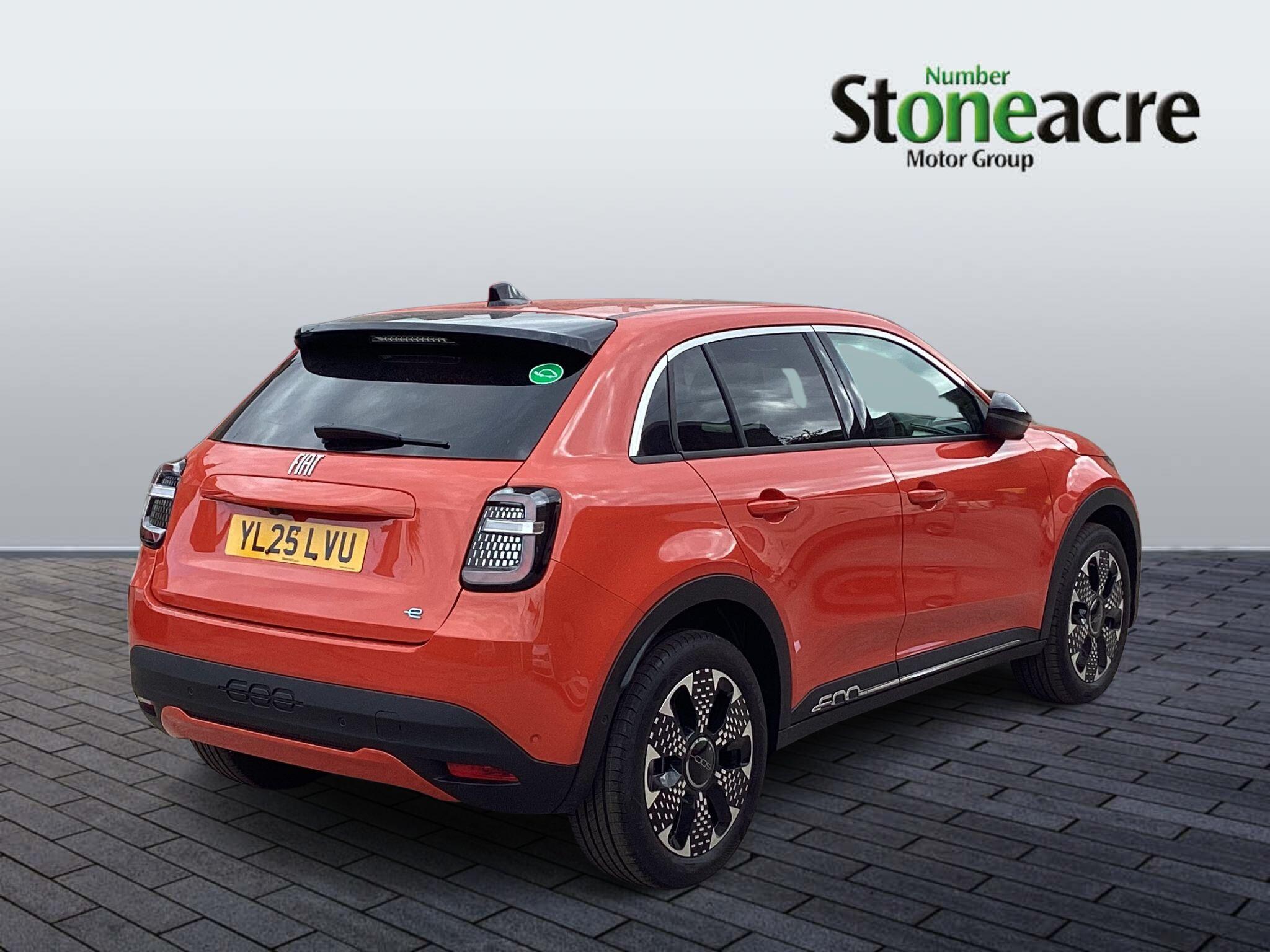 Fiat 600e New Fiat 600e La Prima 54kwh 154hp YL25LVU Image 3