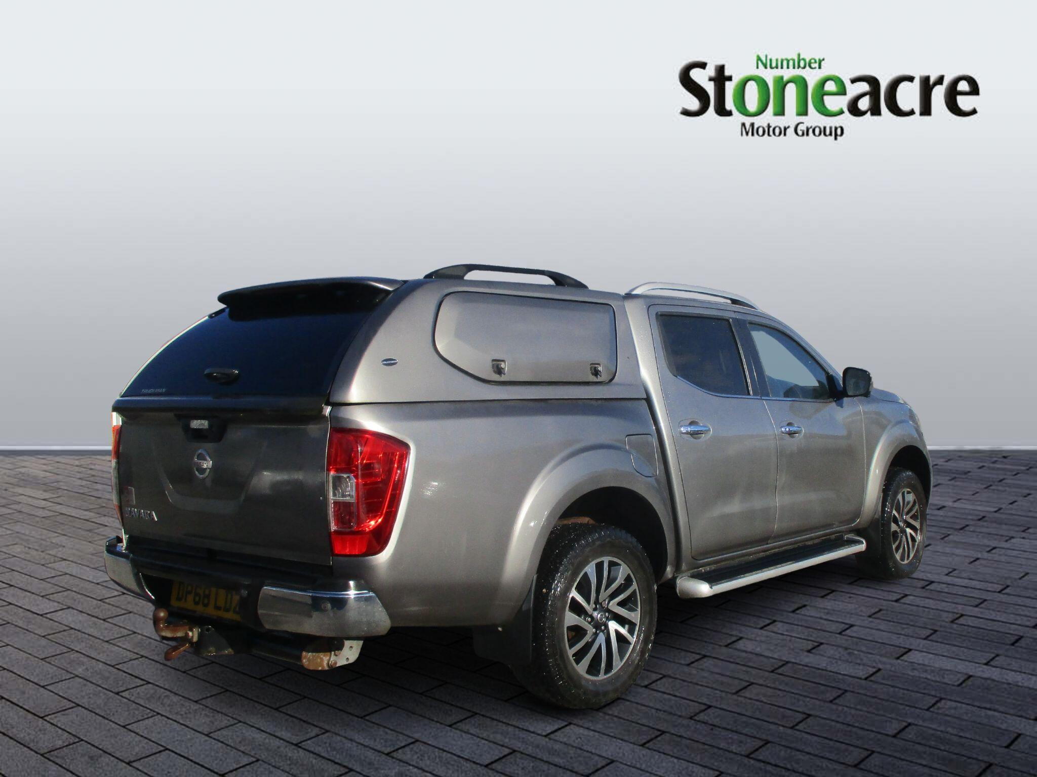 Nissan Navara 2.3 dCi Tekna Pickup 4dr Diesel Auto 4WD Euro 6 (190 ps) DP68LDZ Image 3
