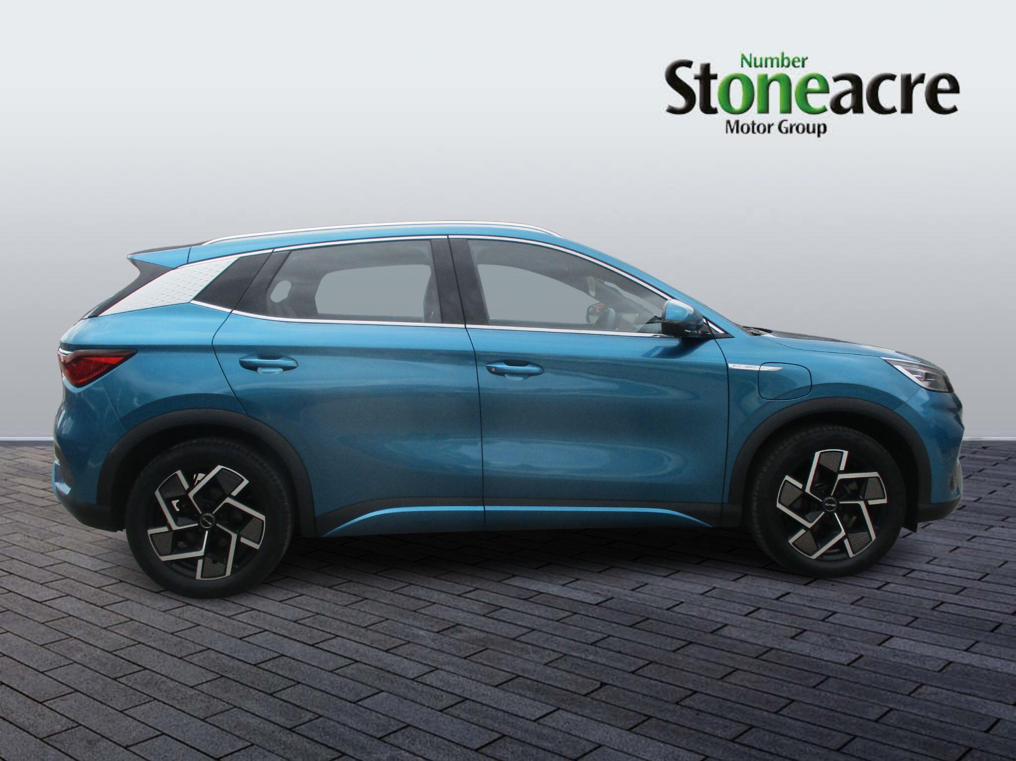 BYD Atto 3 60.48kWh Design Auto 5dr YG73GNR Image 2