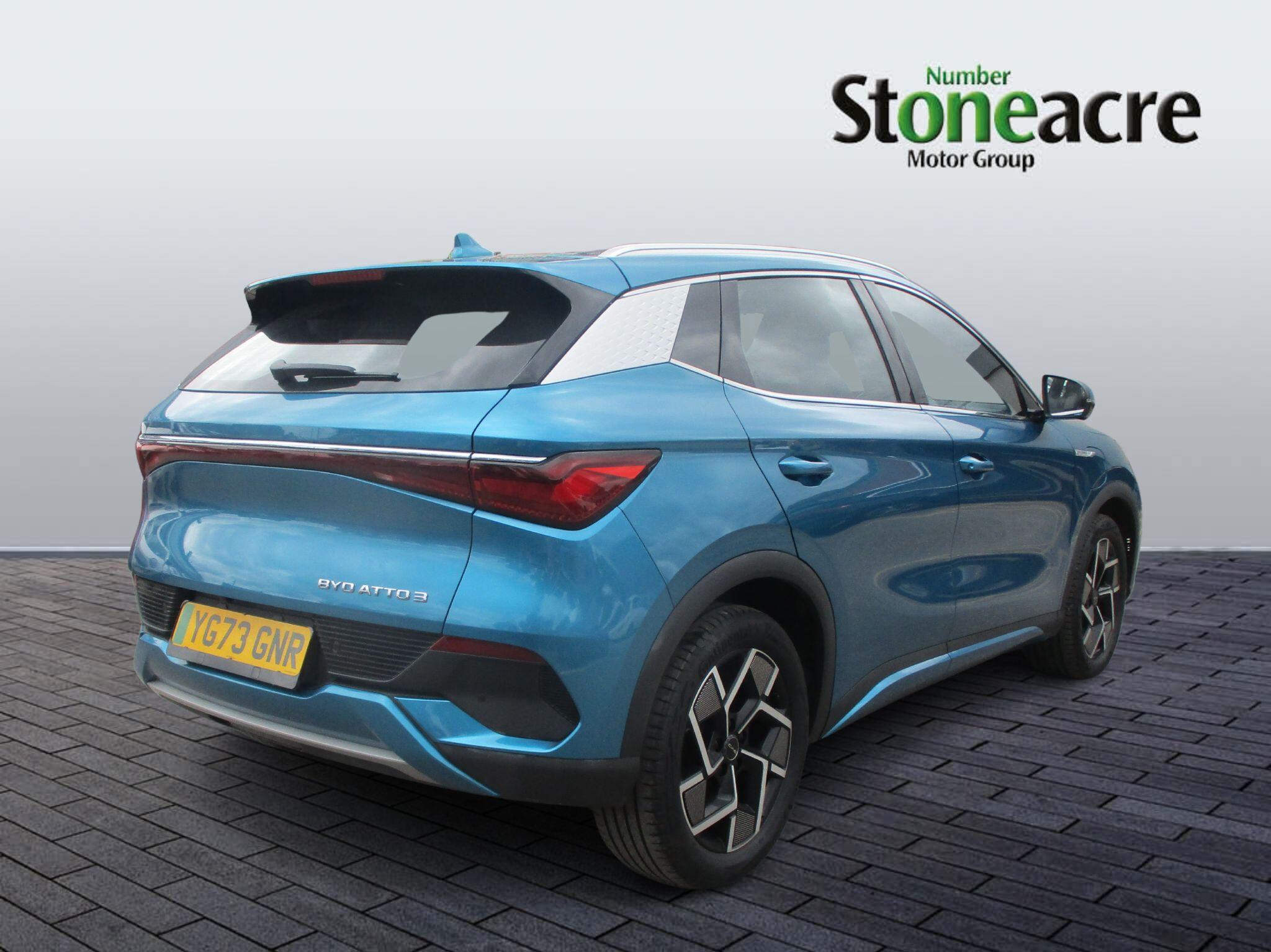 BYD Atto 3 60.48kWh Design Auto 5dr YG73GNR Image 3