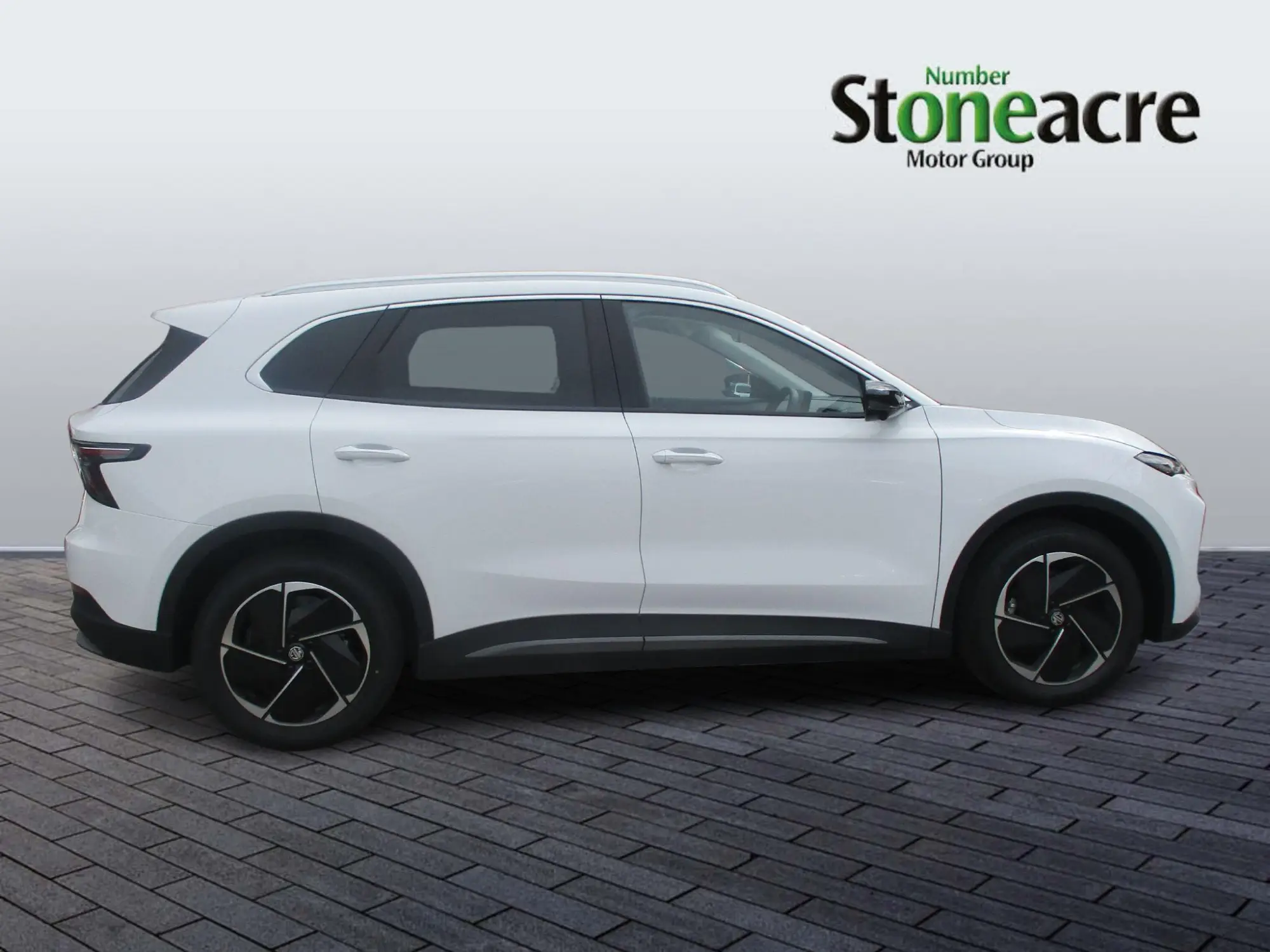 MG S5 EV 64kWh Trophy Long Range Auto 5dr FH25CZV Image 2