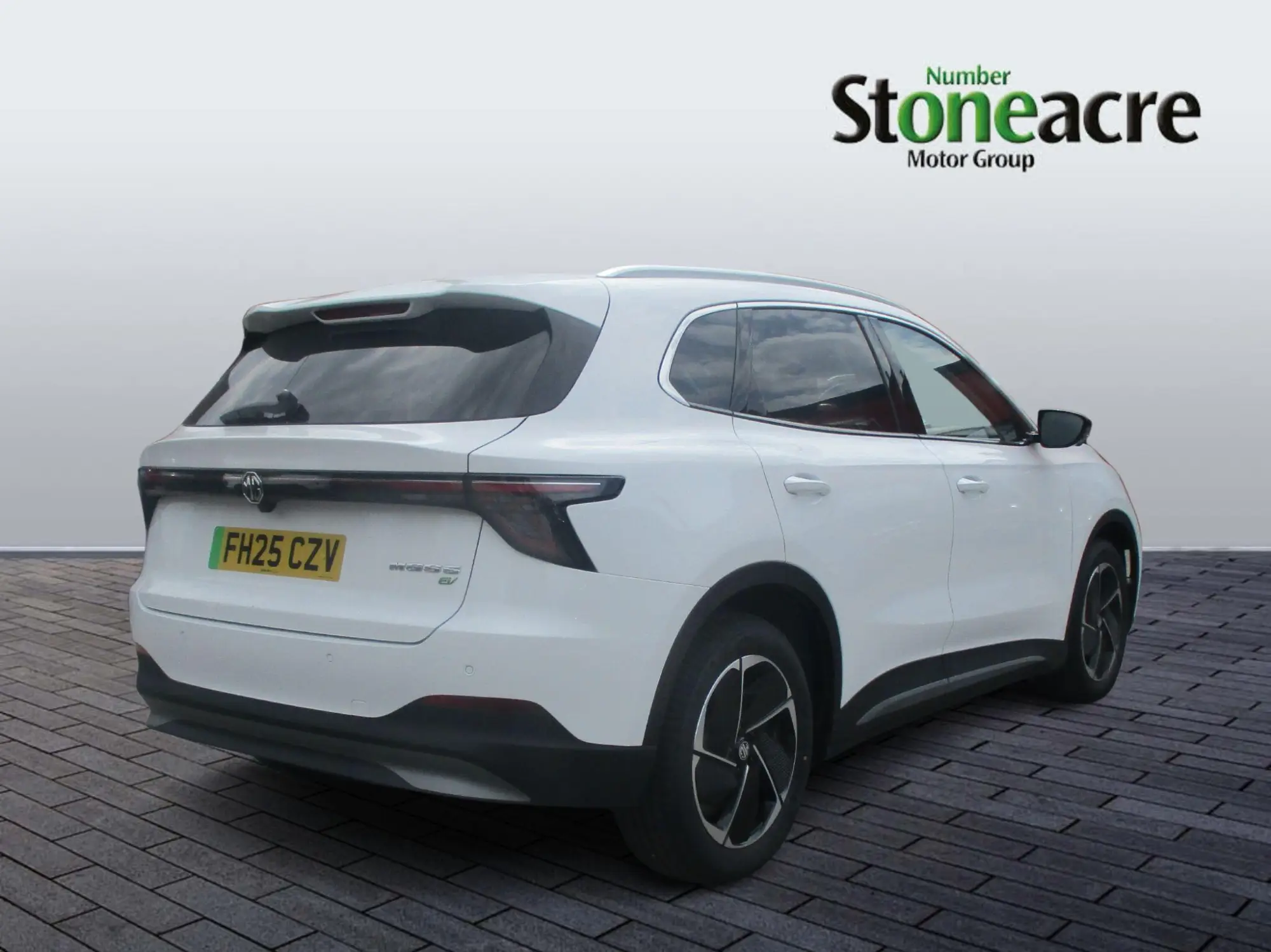 MG S5 EV 64kWh Trophy Long Range Auto 5dr FH25CZV Image 3