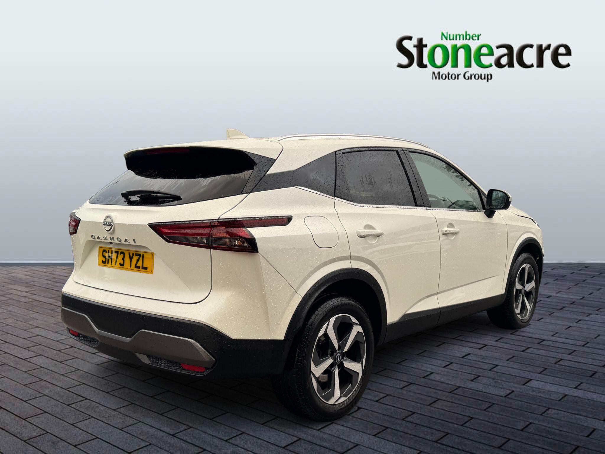 Nissan Qashqai 1.3 DiG-T MH N-Connecta 5dr SH73YZL Image 2