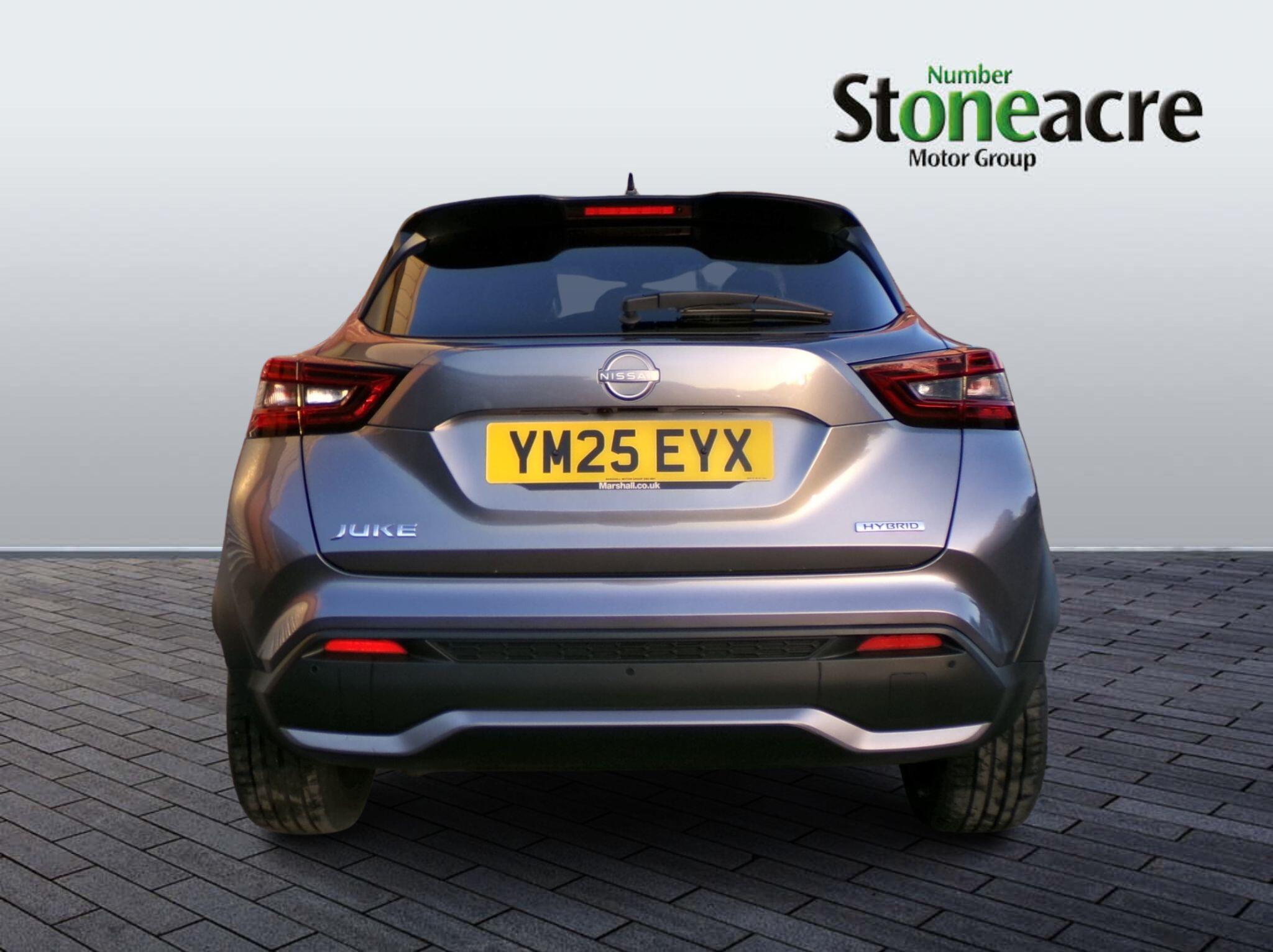 Nissan Juke 1.6 Tekna+ Auto Euro 6 5dr YM25EYX Image 3