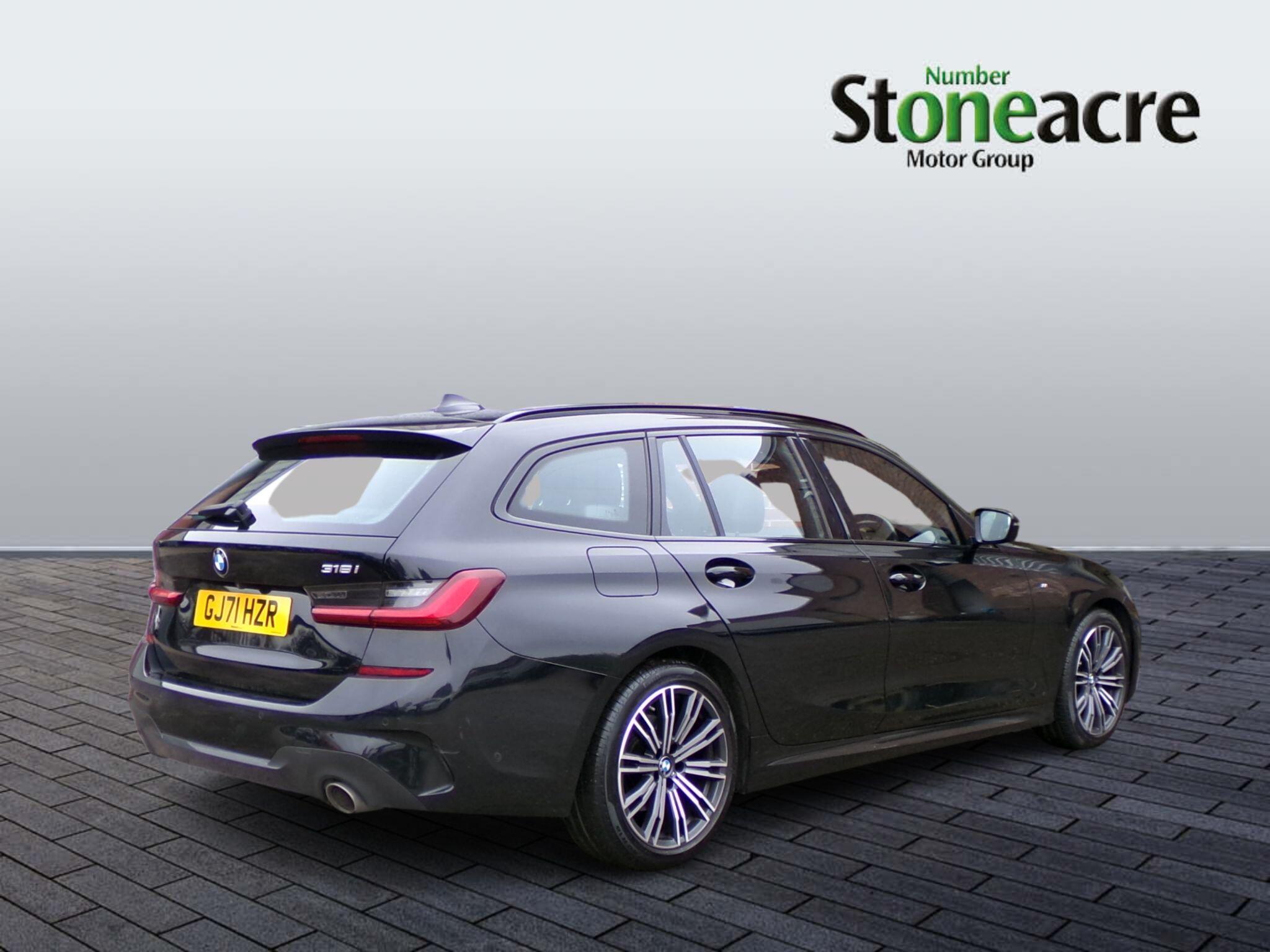 BMW 3 Series 2.0 318i M Sport Touring Auto Euro 6 (s/s) 5dr GJ71HZR Image 3
