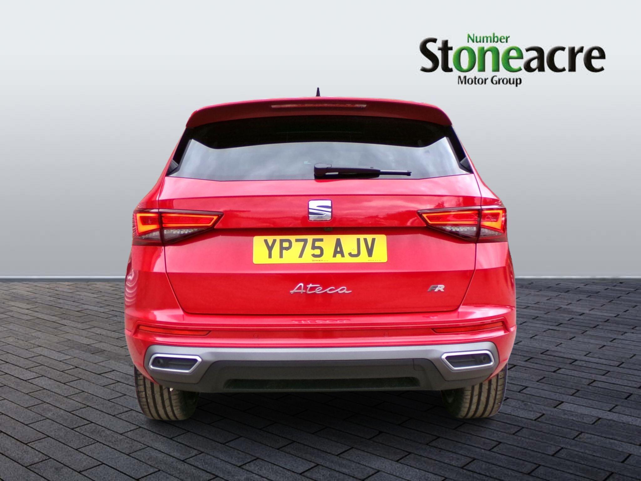 SEAT Ateca 1.5 TSI EVO FR Black Edition Euro 6 (s/s) 5dr YP75AJV Image 3