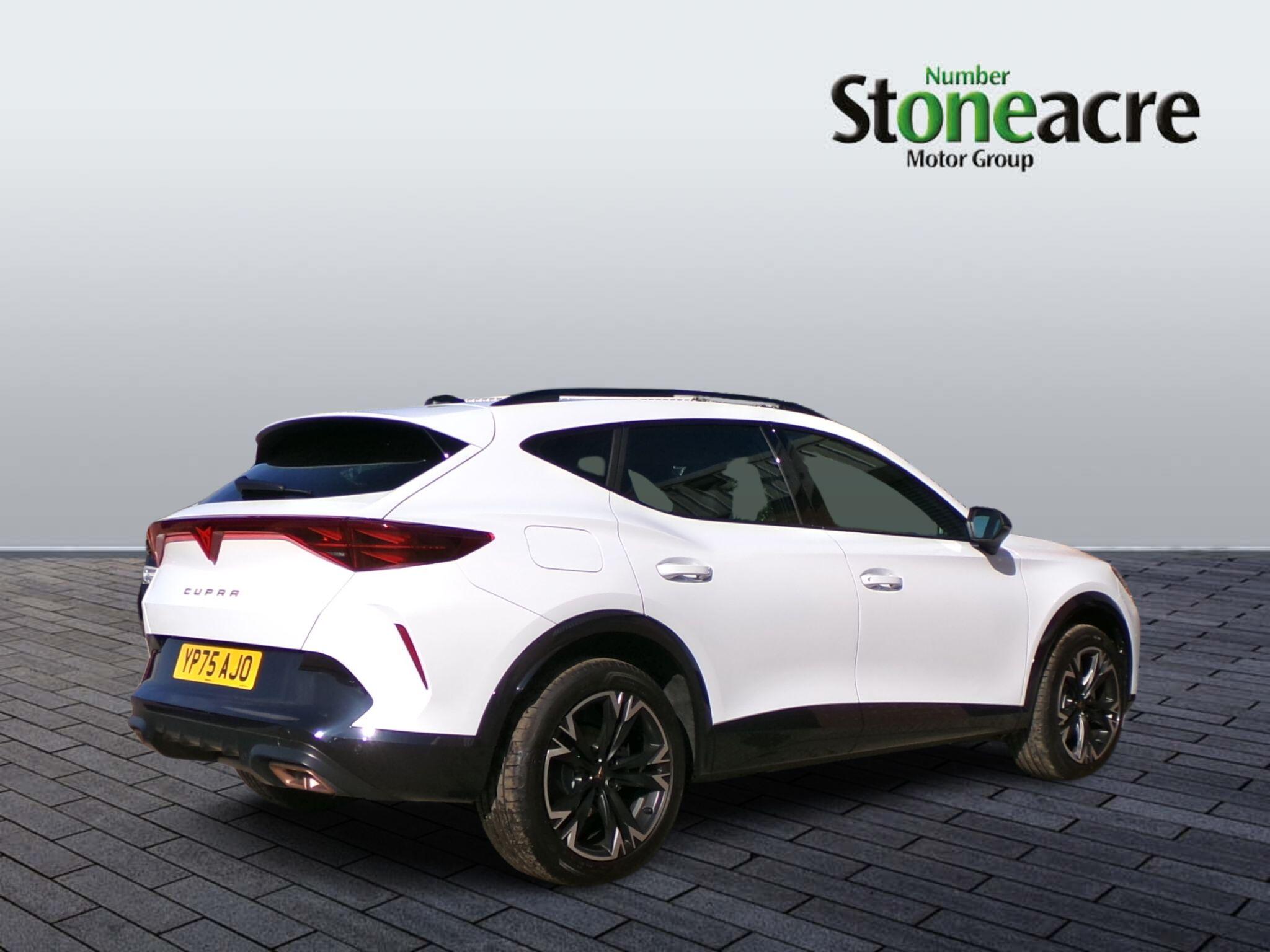 CUPRA Formentor 1.5 eHybrid 25.8kWh V1 DSG Euro 6 (s/s) 5dr YP75AJO Image 3