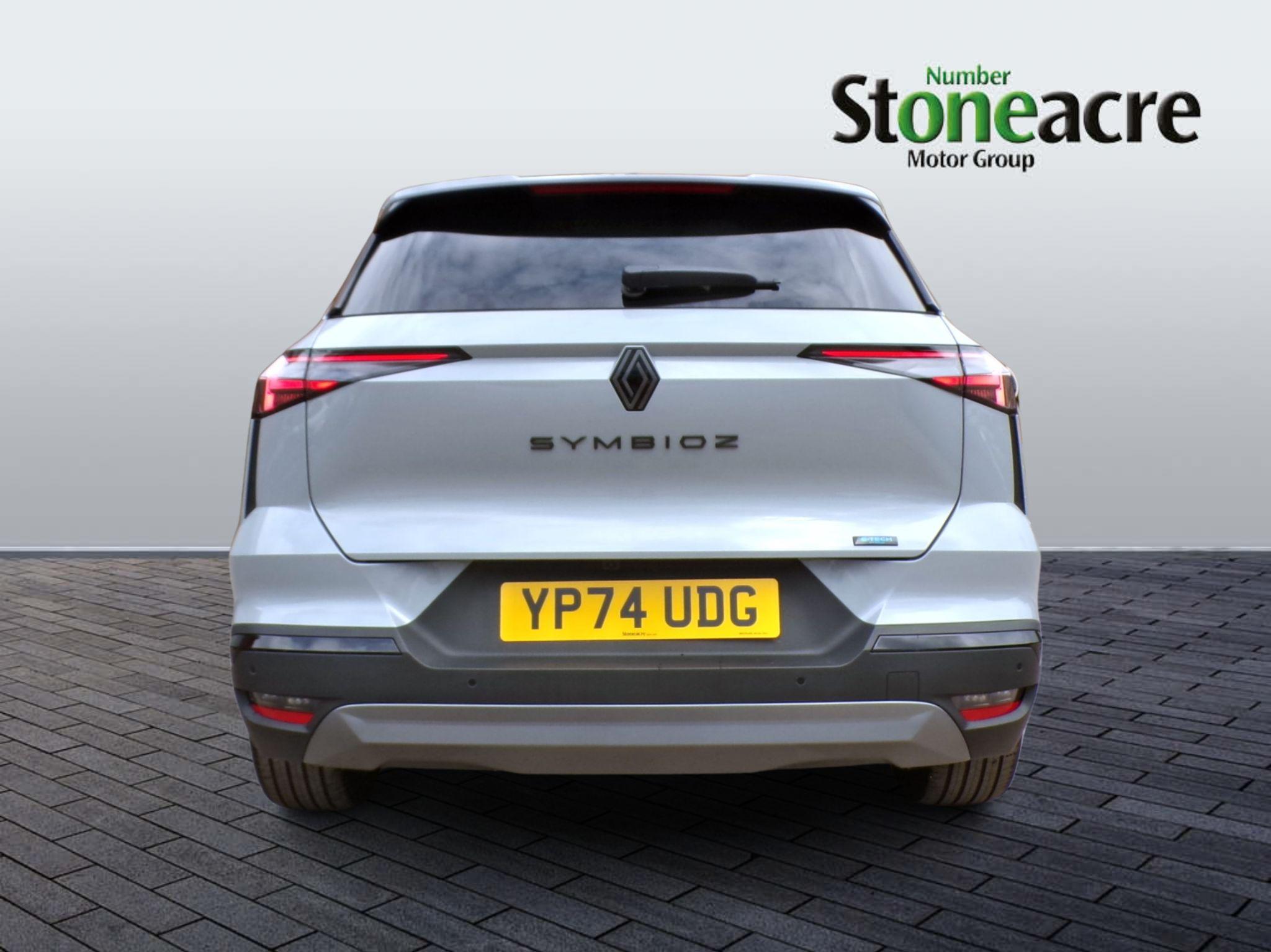 Renault Symbioz E-Tech 1.6 E-TECH iconic esprit Alpine Auto Euro 6 (s/s) 5dr YP74UDG Image 3