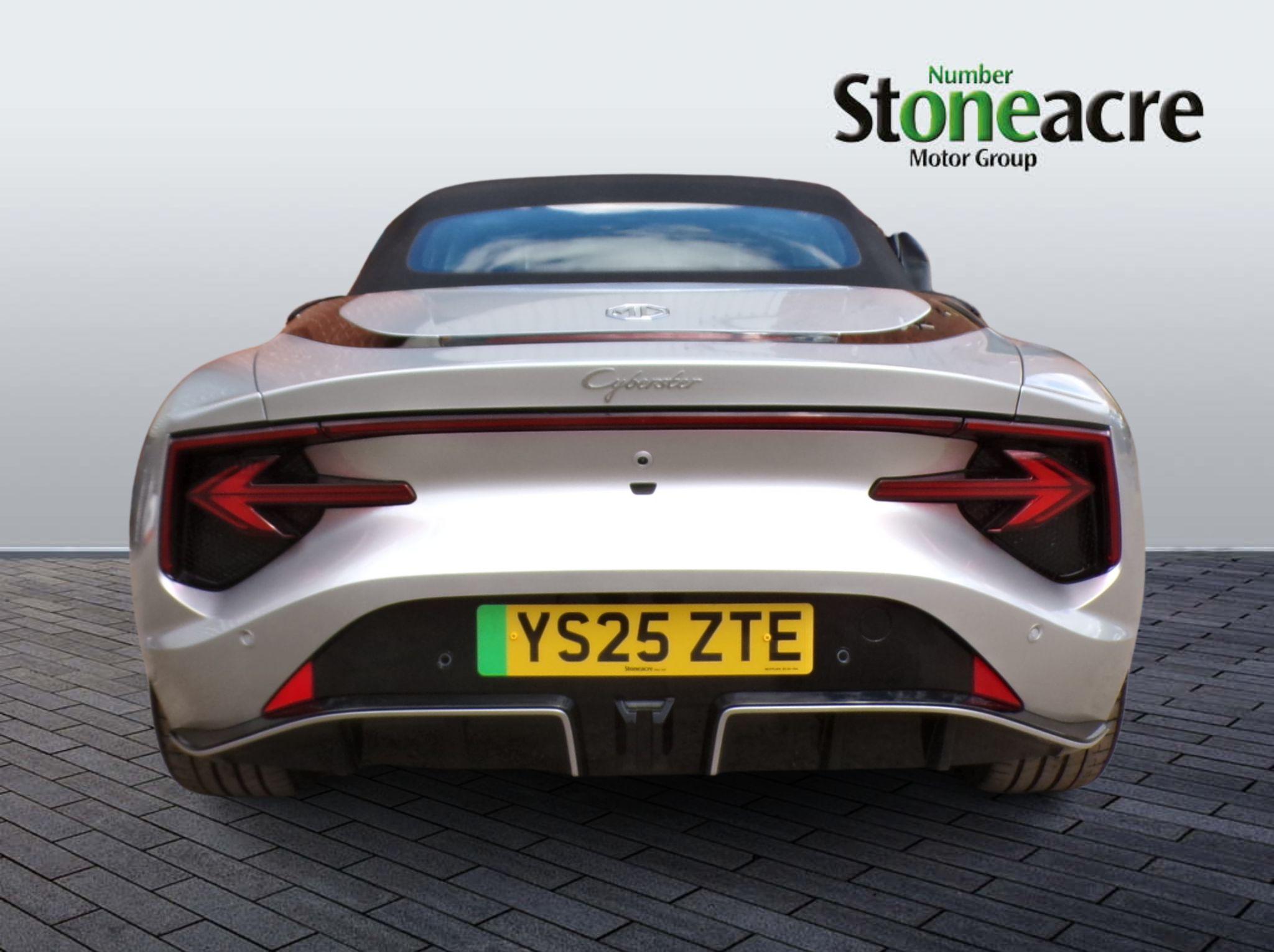 MG Cyberster 77kWh Trophy Auto 2dr YS25ZTE Image 3