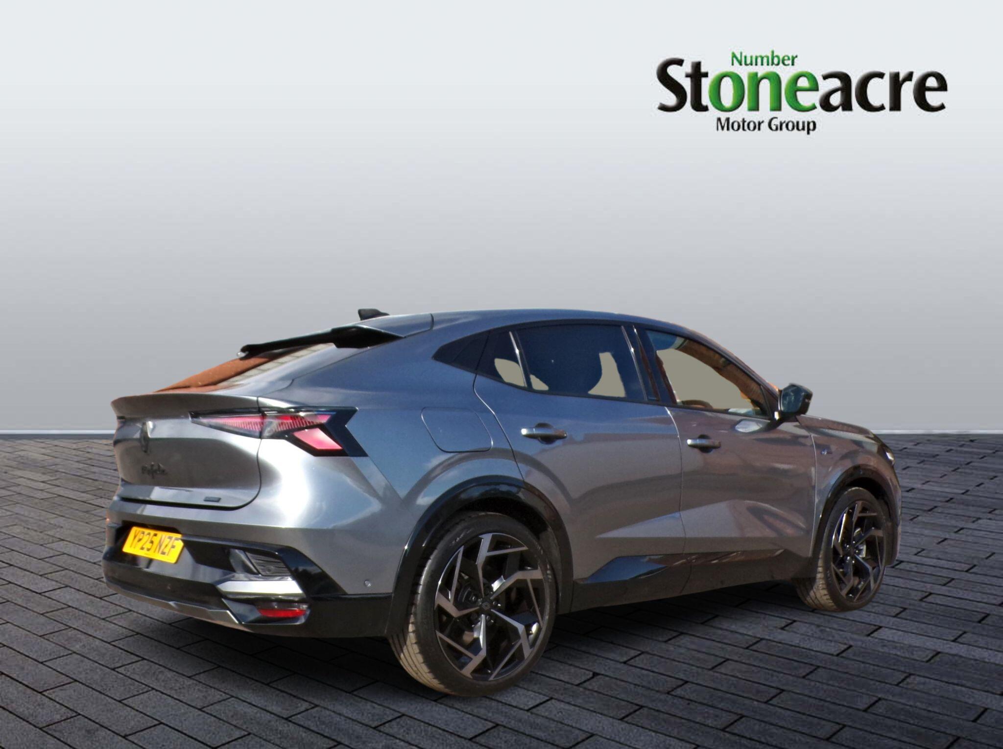 Renault Rafale E-Tech Plug-In Hybrid Image 3