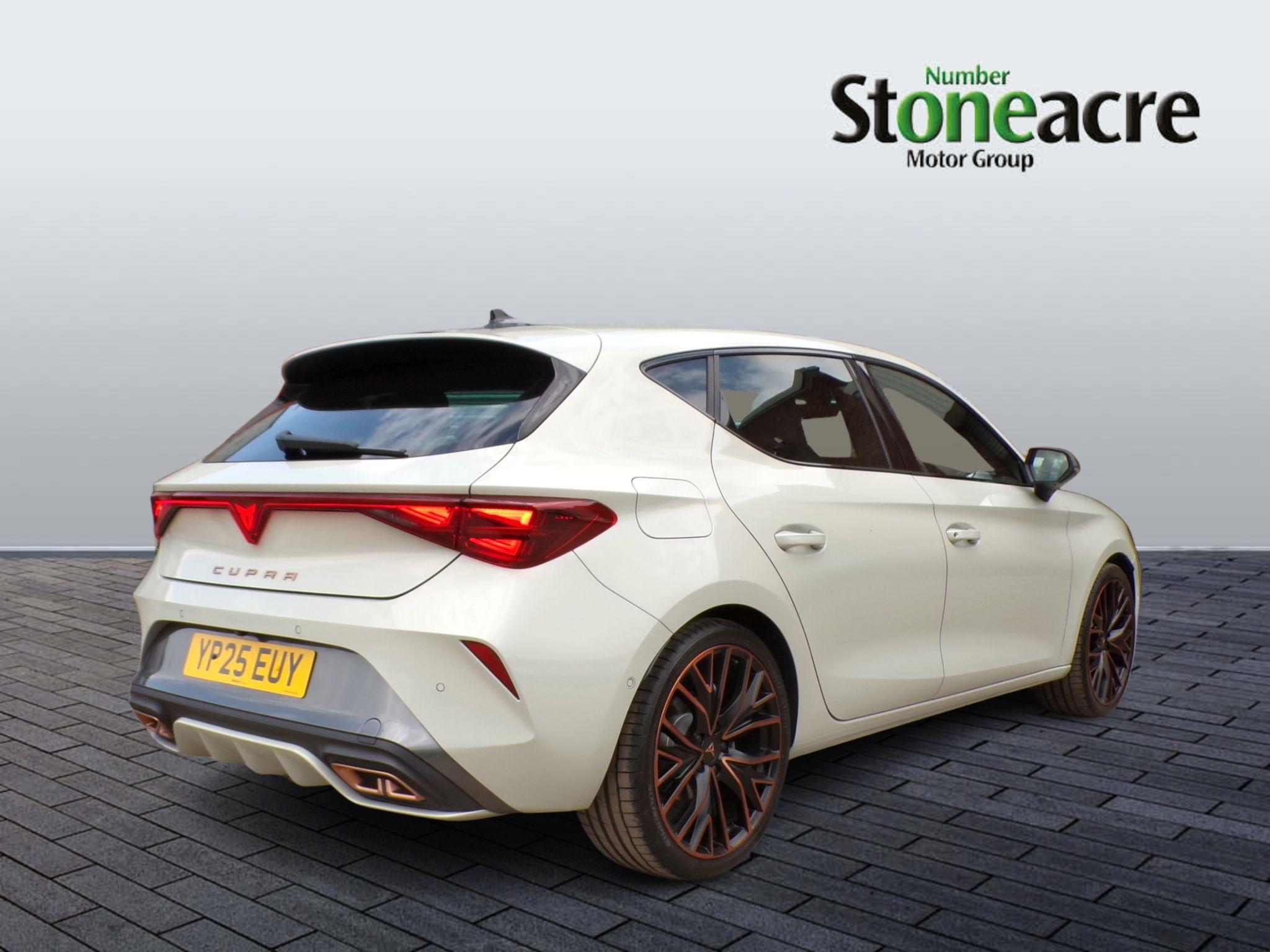 CUPRA Leon 1.5 eHybrid 25.8kWh V3 DSG Euro 6 (s/s) 5dr YP25EUY Image 3
