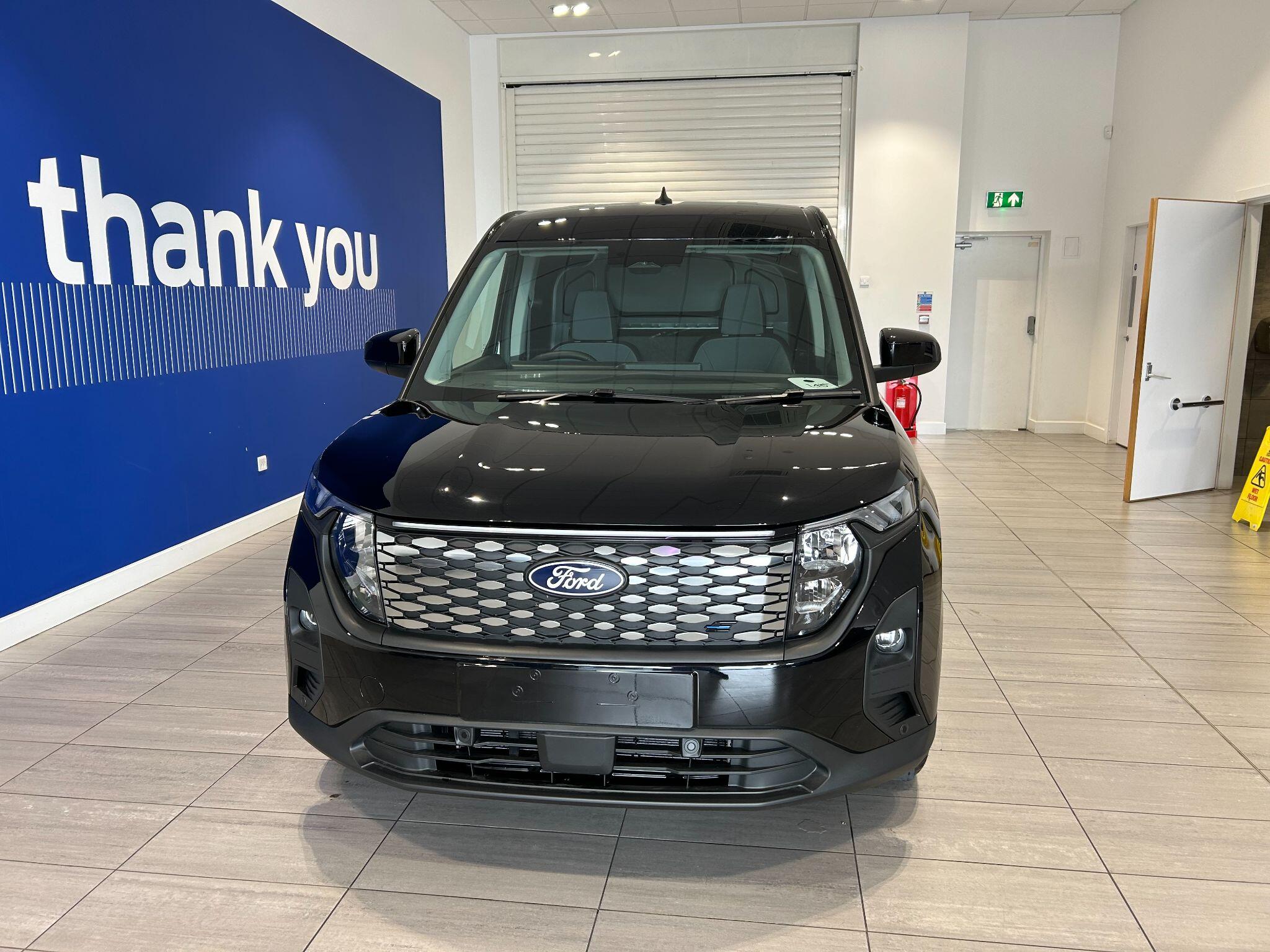 Ford E-Transit Courier 43kWh Limited Auto SWB 5dr null Image 3