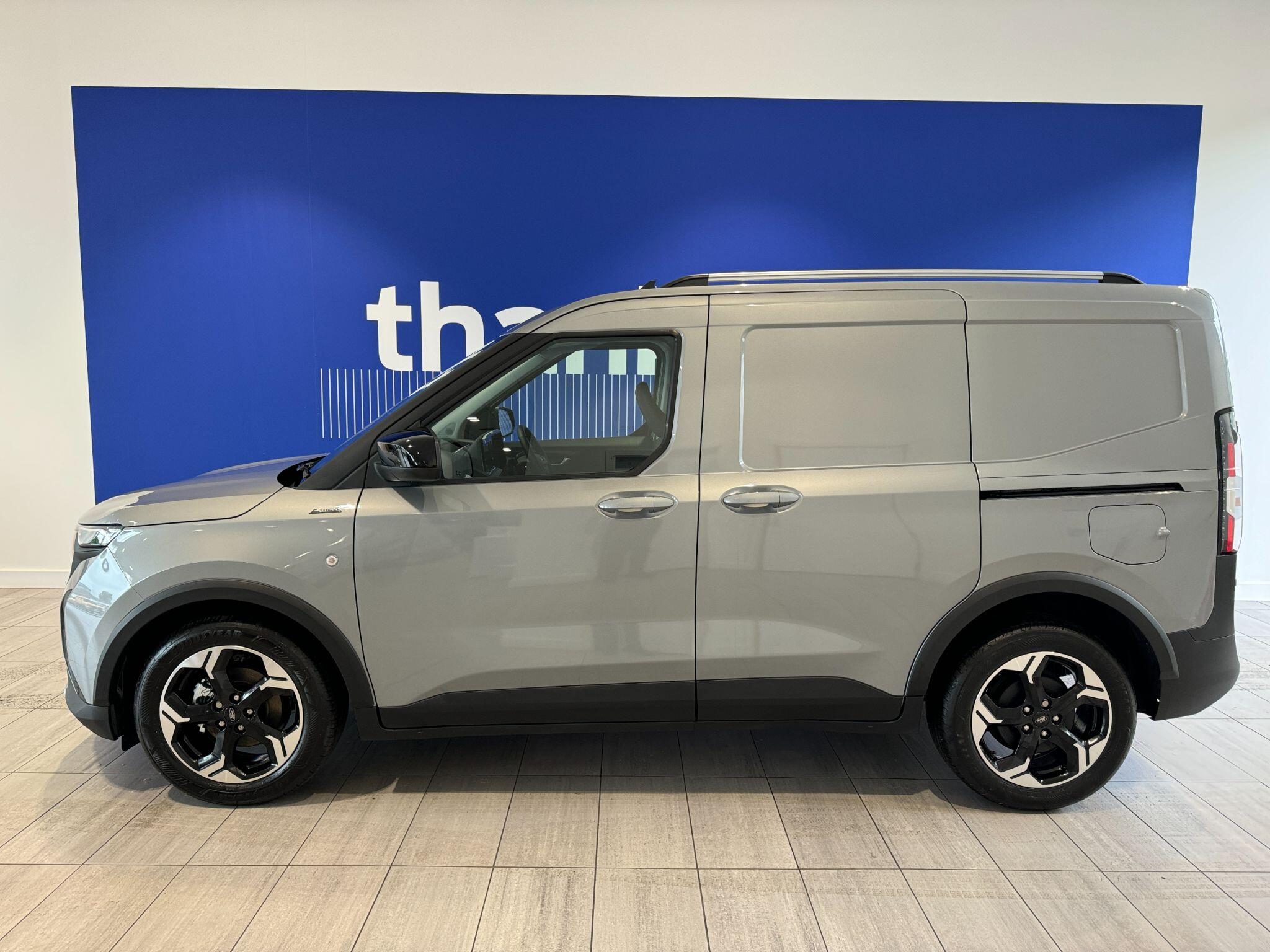 Ford Transit Courier 1.0 EcoBoost Active Auto L1 Euro 6 (s/s) 5dr null Image 3