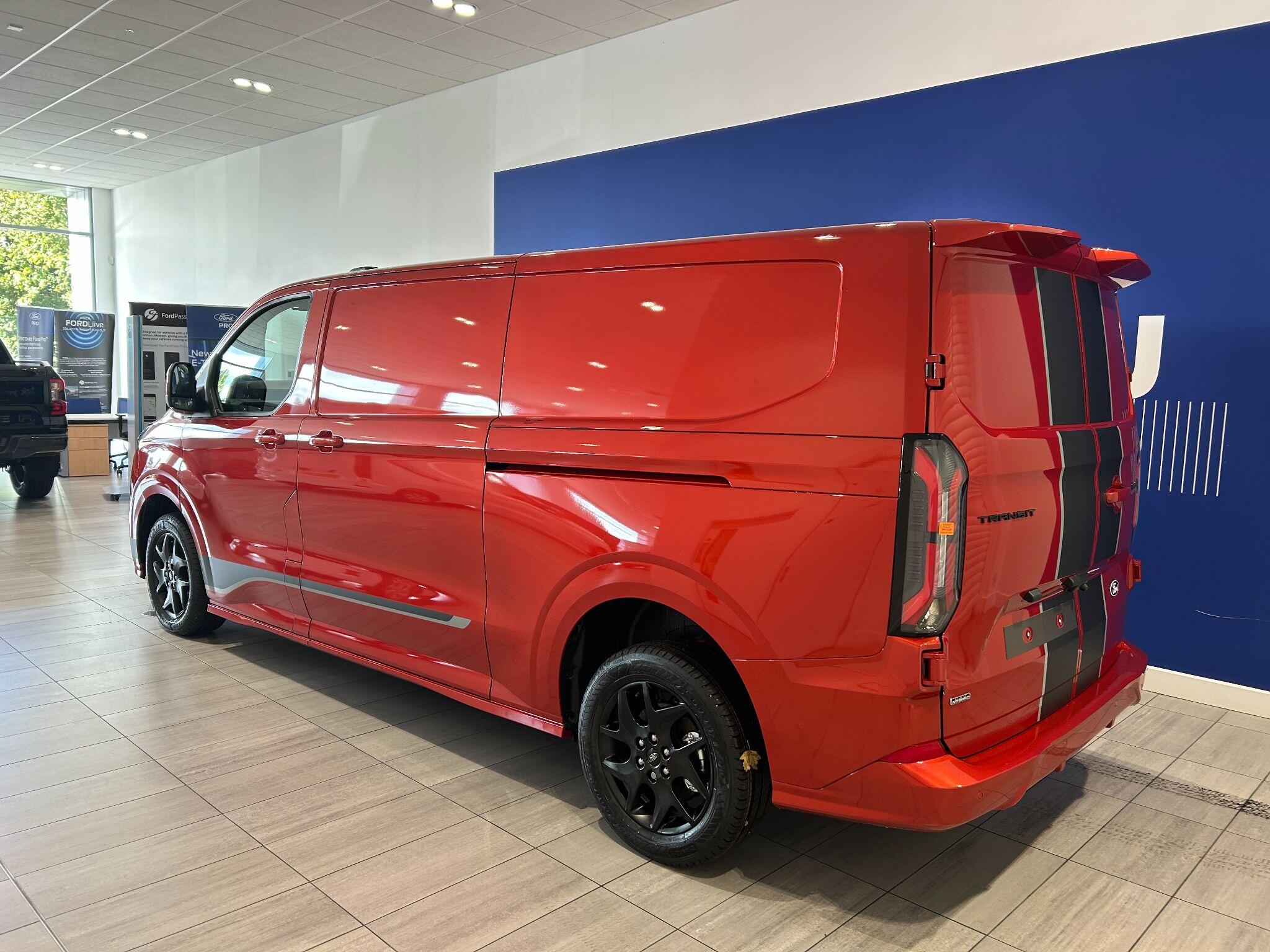Ford Transit Custom Image 3