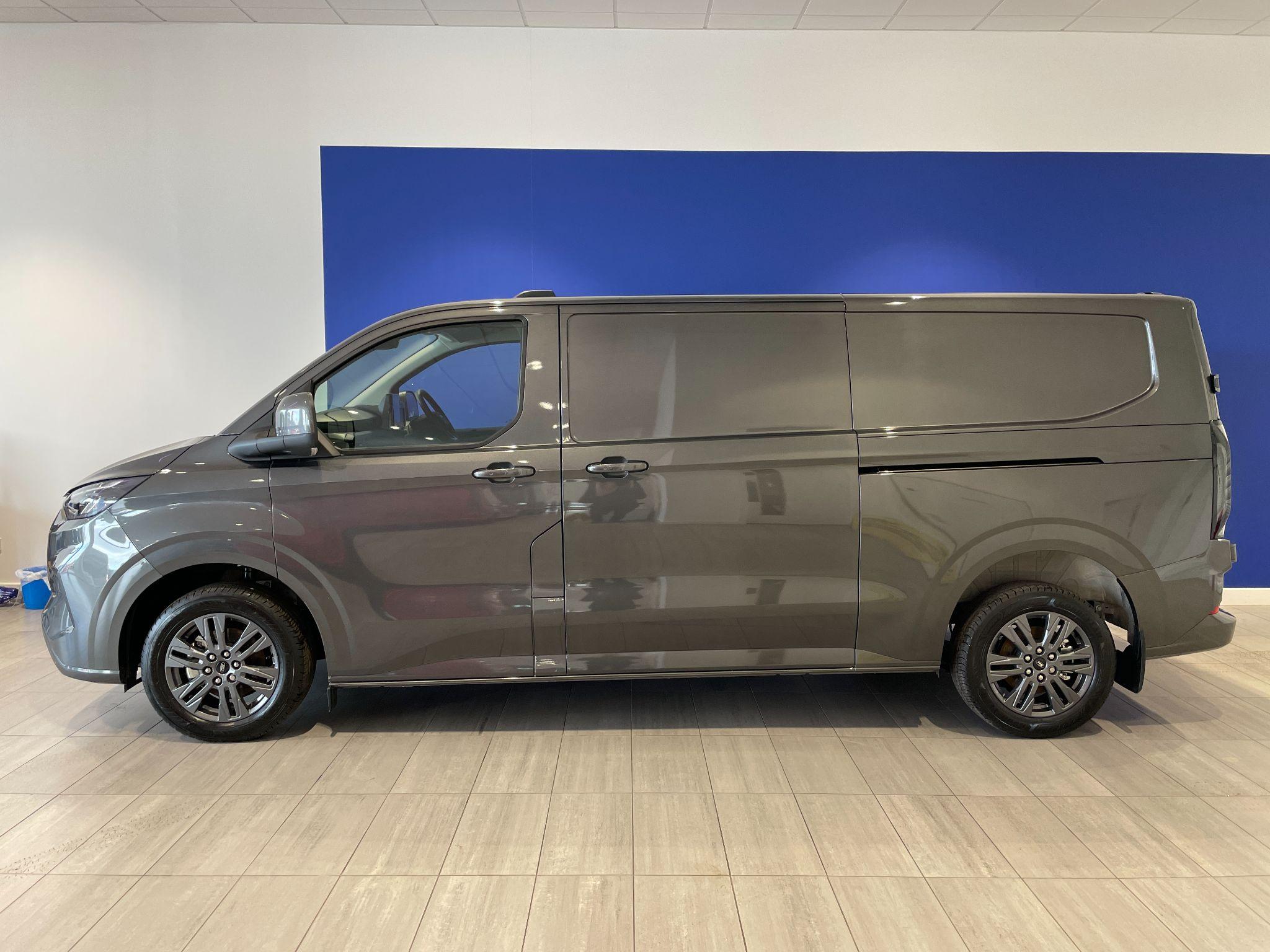 Ford Transit Custom Image 3