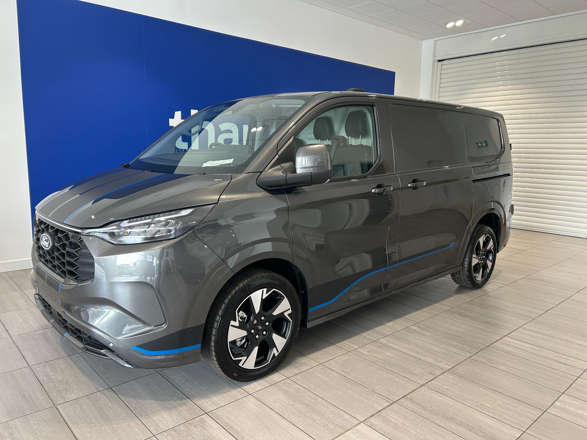 Ford Transit Custom Image 2
