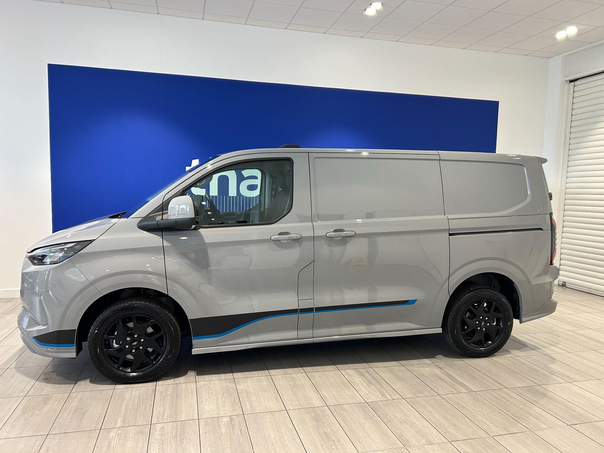 Ford Transit Custom Image 3