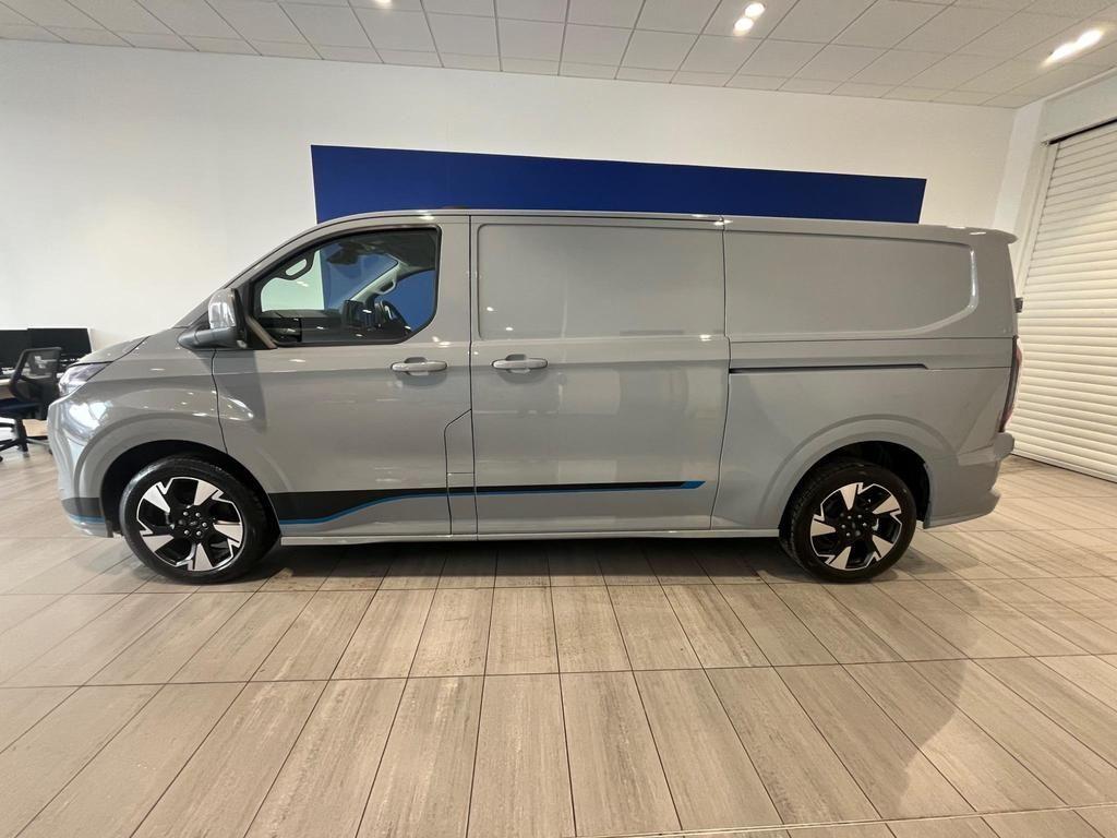 Ford Transit Custom Image 2