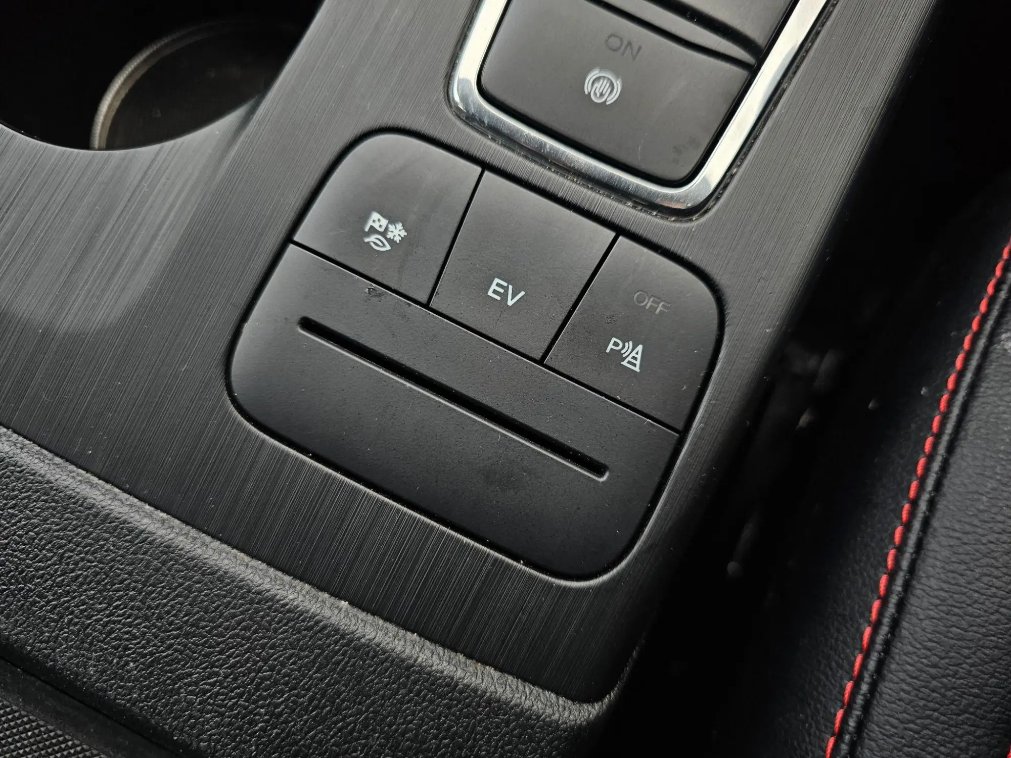 Ford Kuga Plug-In Hybrid Image 12 Ford Kuga Plug-In Hybrid Image 12