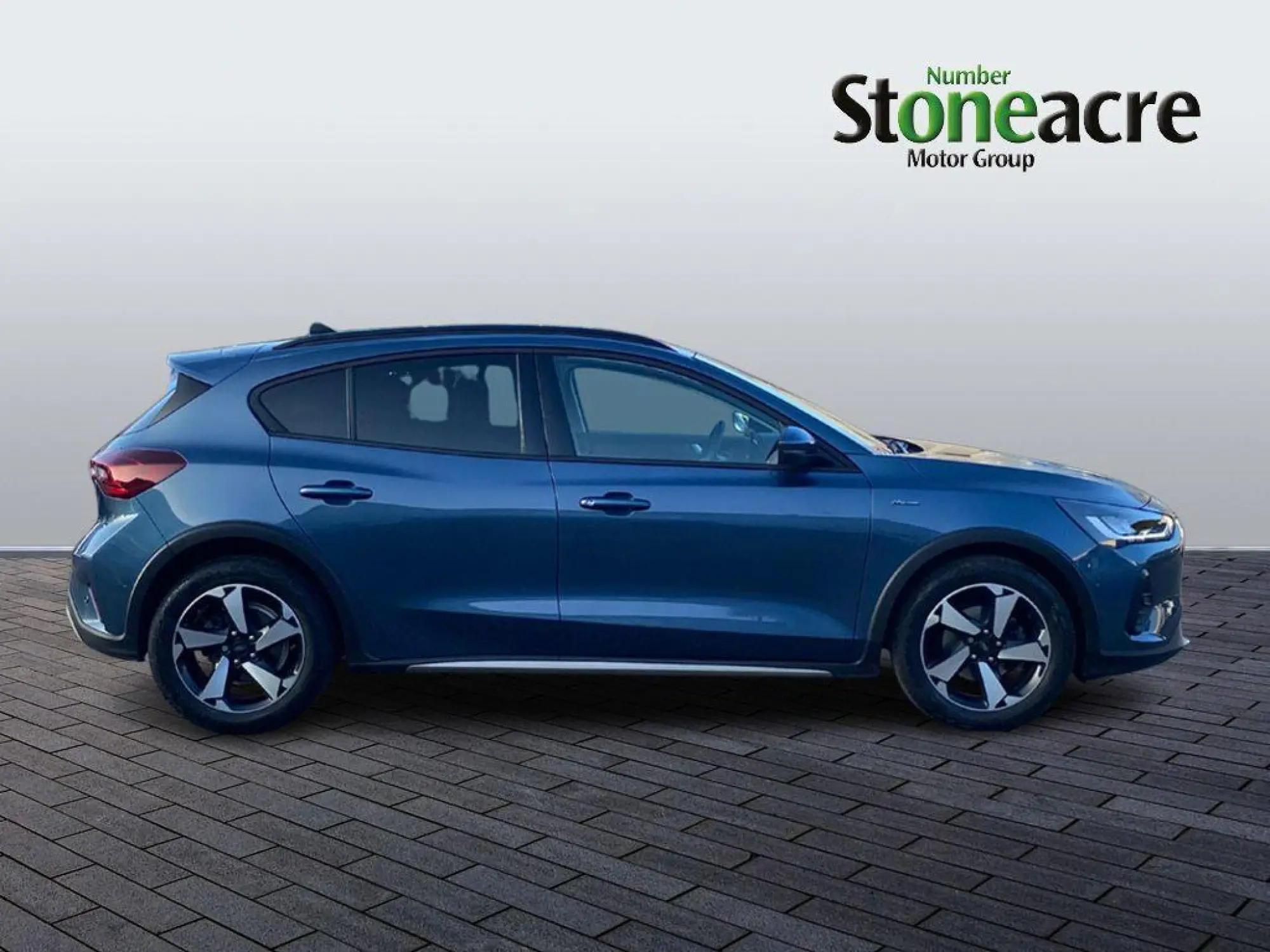 Ford Focus 1.0T EcoBoost Active Euro 6 (s/s) 5dr YM23KWK Image 2