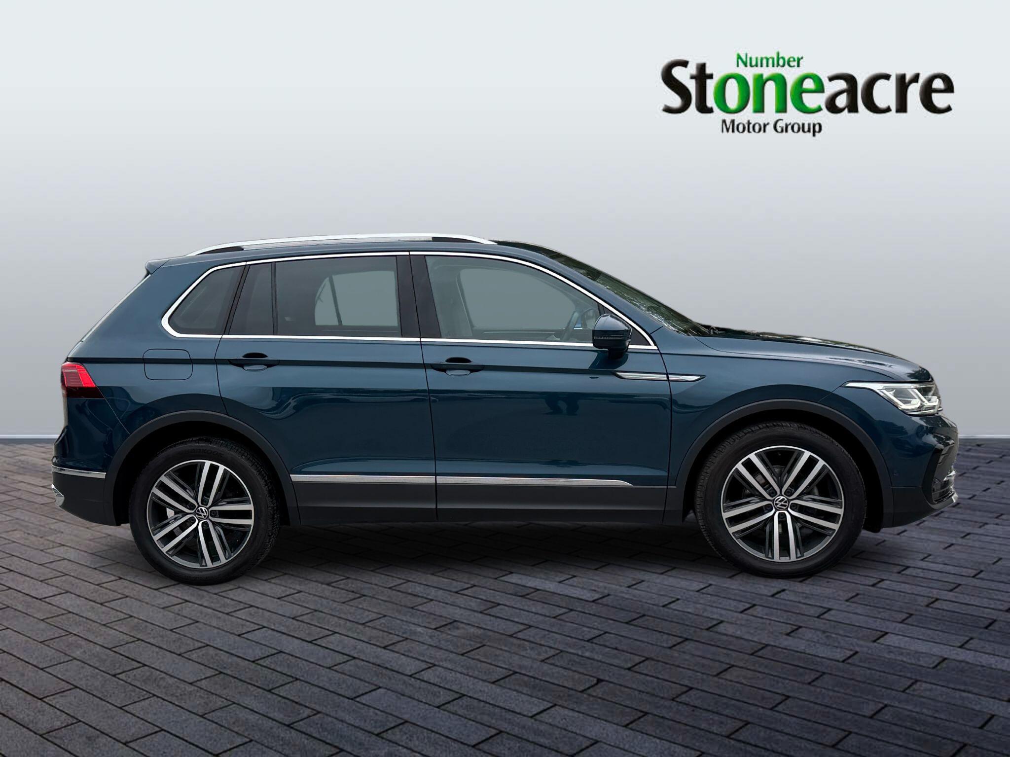 Volkswagen Tiguan 2.0 TDI Elegance DSG Euro 6 (s/s) 5dr MK72URY Image 2