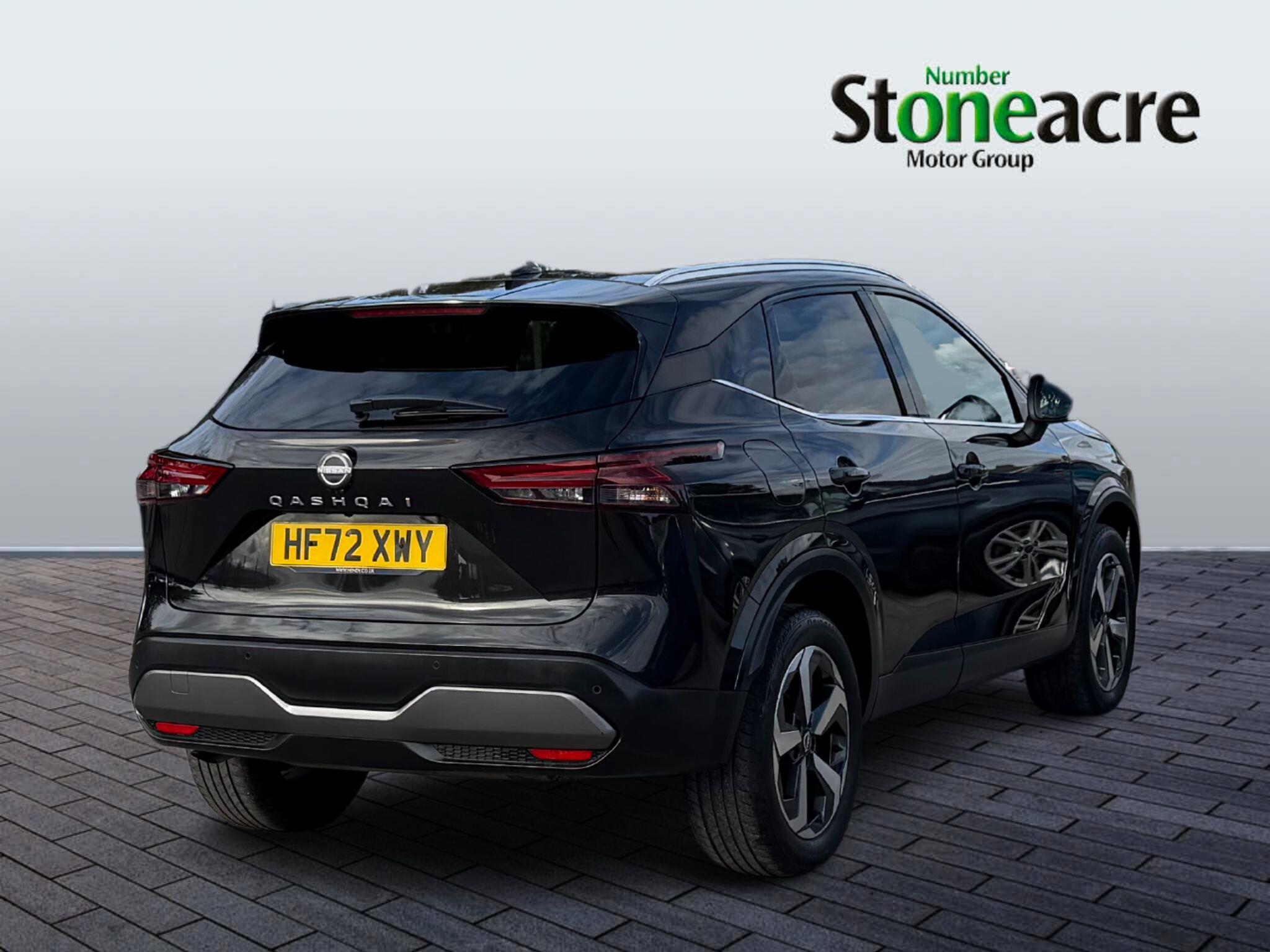 Nissan Qashqai 1.3 DiG-T MH N-Connecta 5dr HF72XWY Image 3