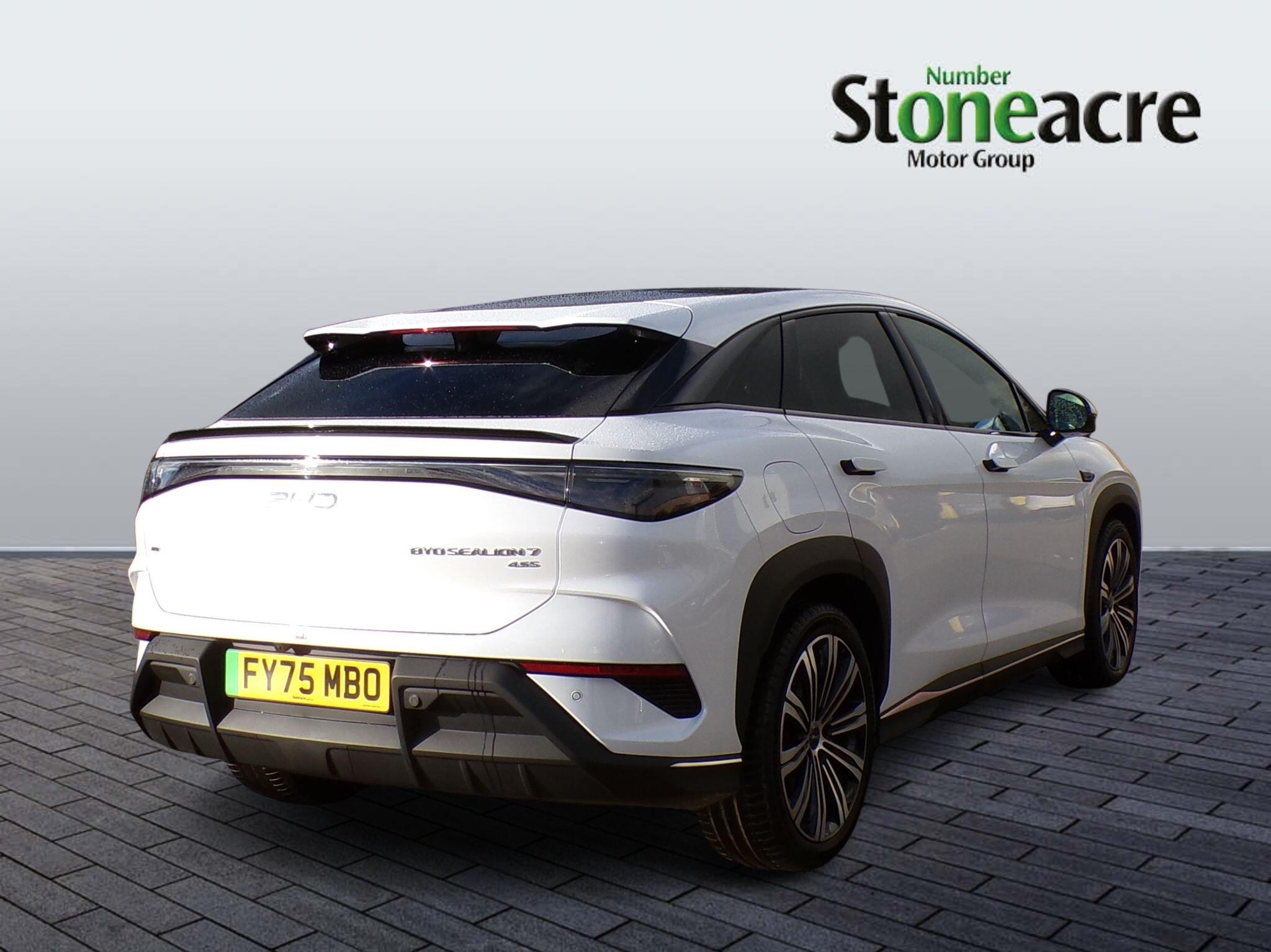 BYD Sealion 7 Image 2