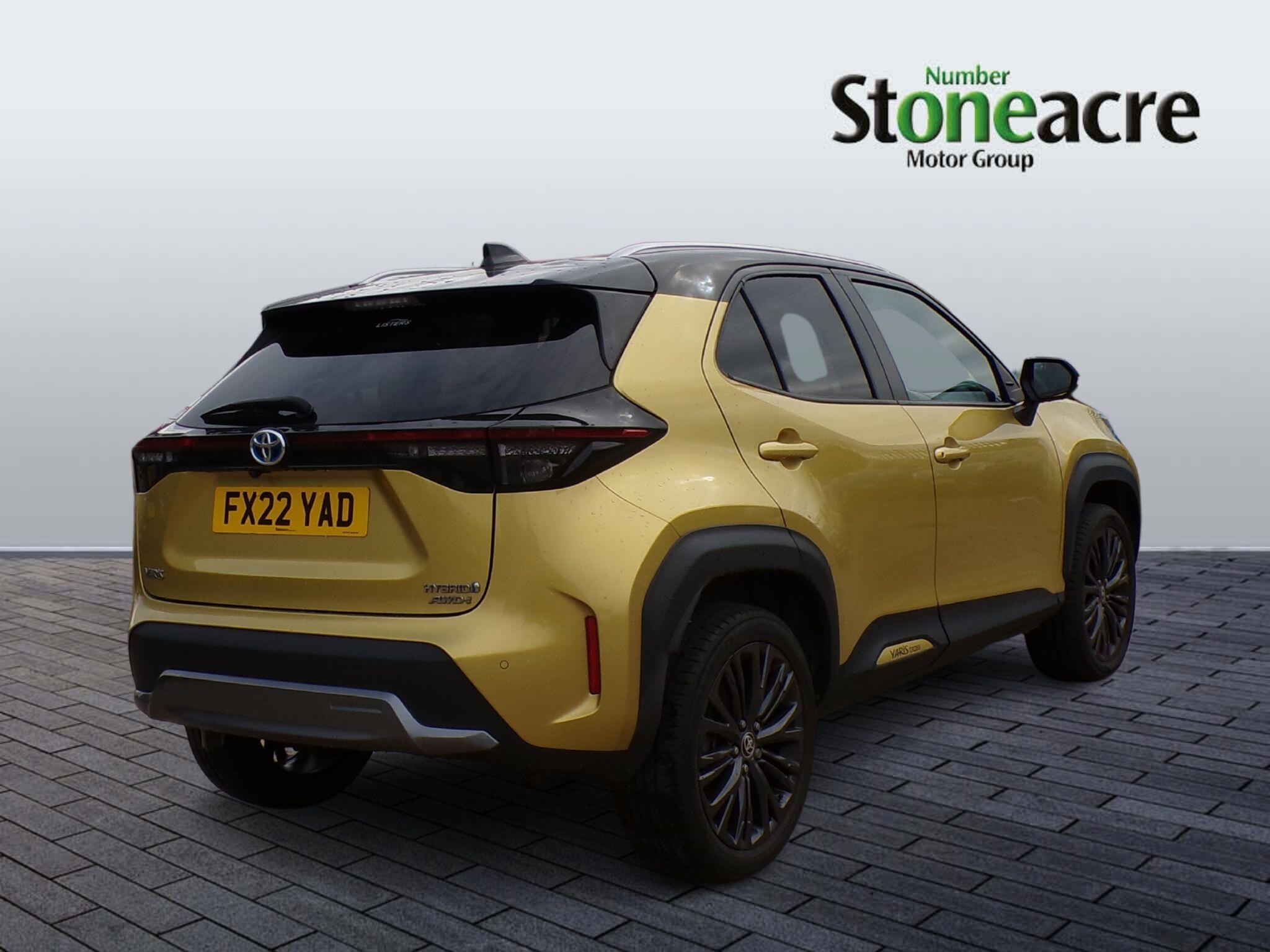 Toyota Yaris Cross 1.5 VVT-h Dynamic SUV 5dr Petrol Hybrid E-CVT AWD Euro 6 (s/s) (116 ps) FX22YAD Image 2